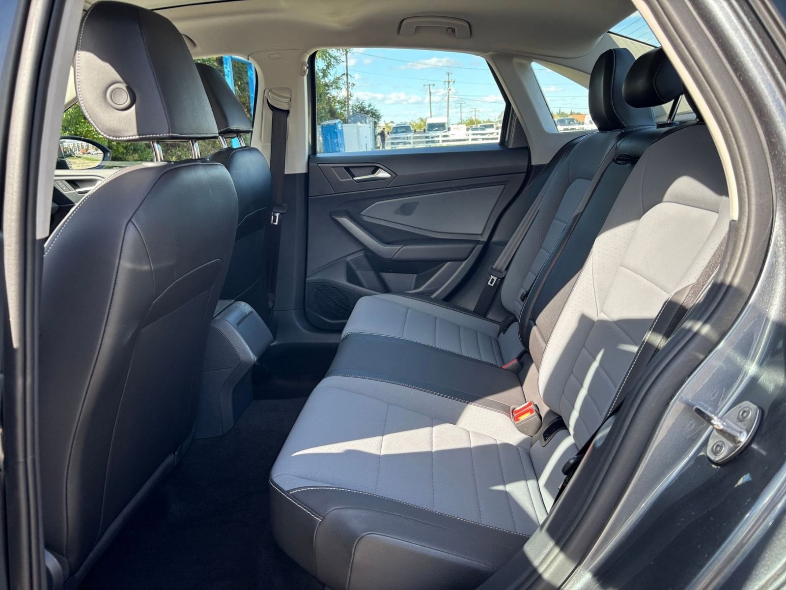 Thumbnail: 2025 Volkswagen Jetta - 24