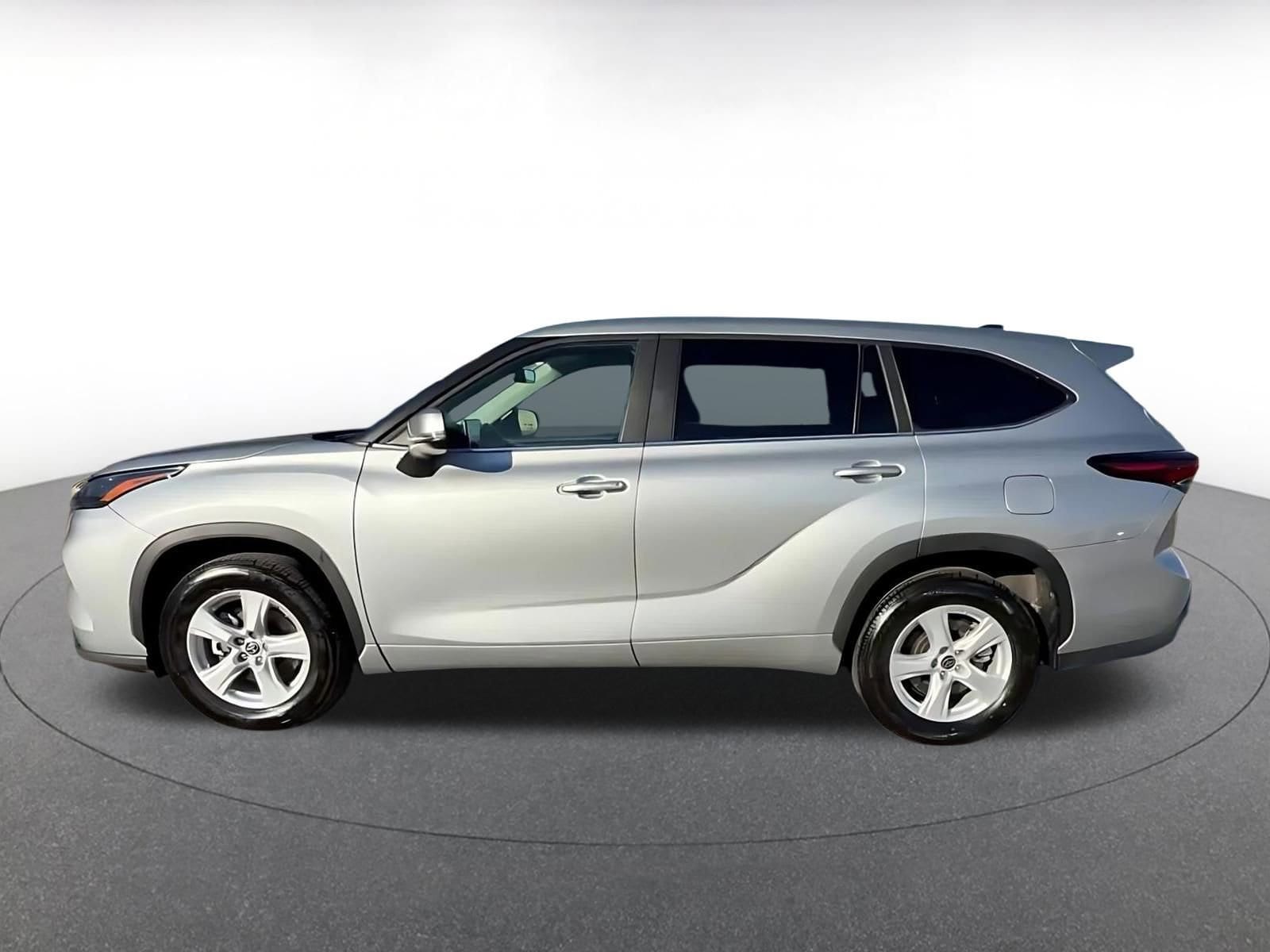Thumbnail: 2025 Toyota Highlander - 9