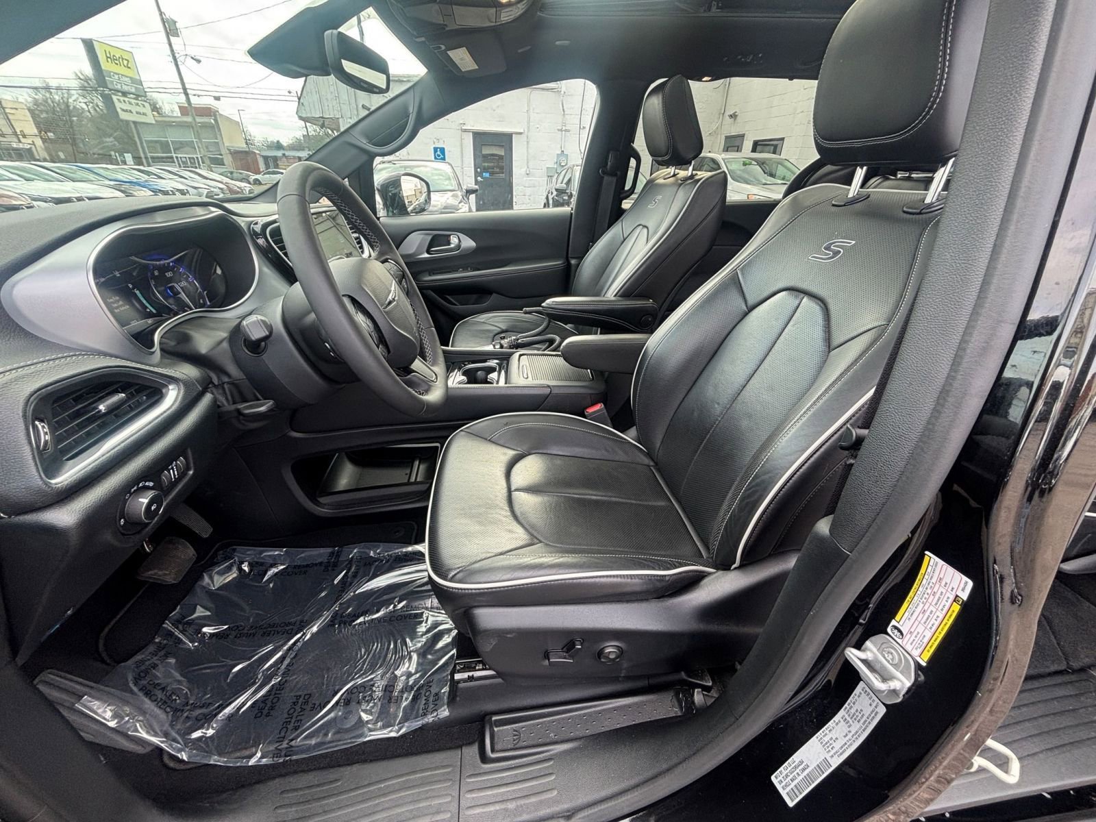 Thumbnail: 2025 Chrysler Pacifica - 30