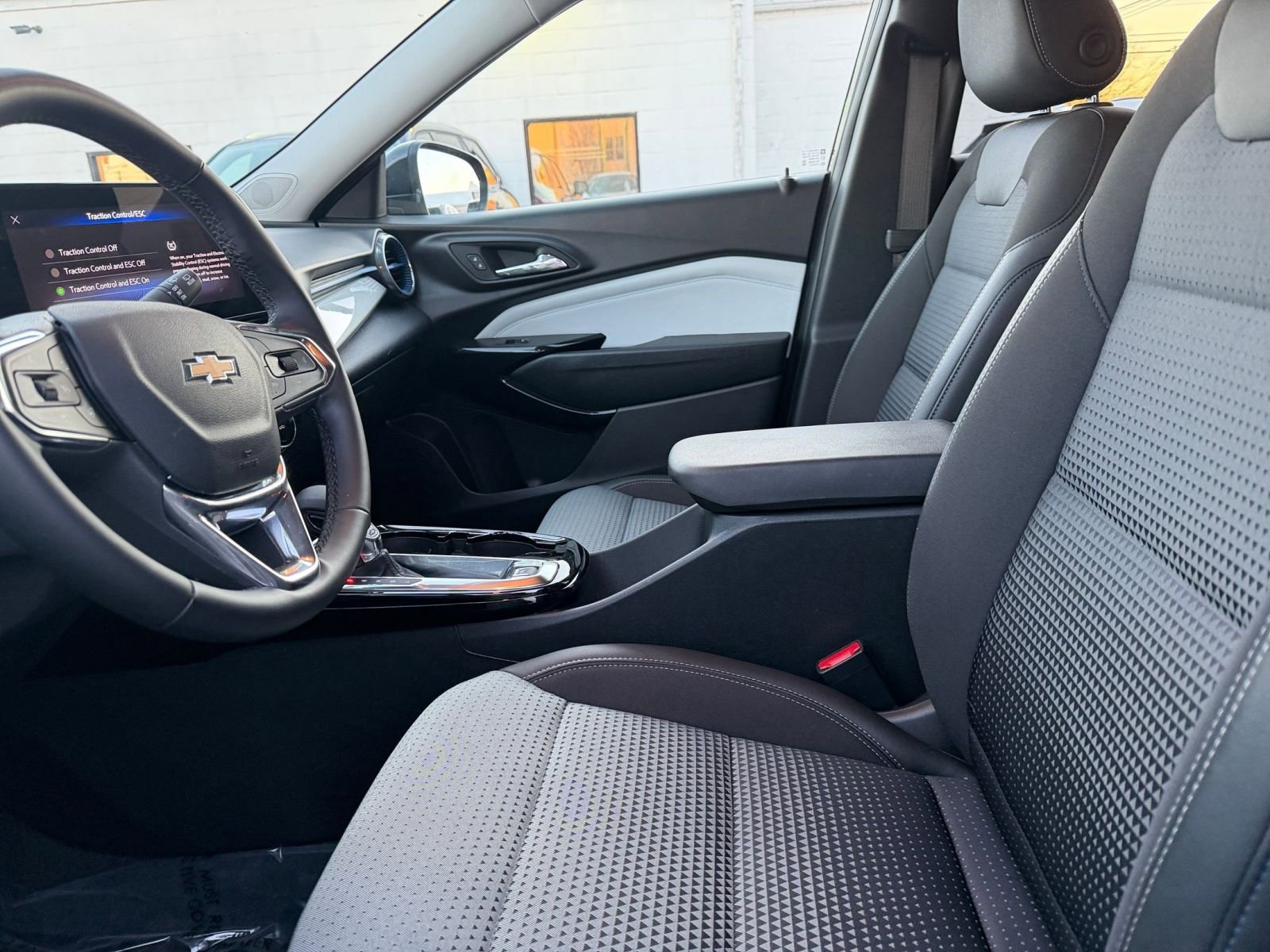 Thumbnail: 2025 Chevrolet Trax - 24