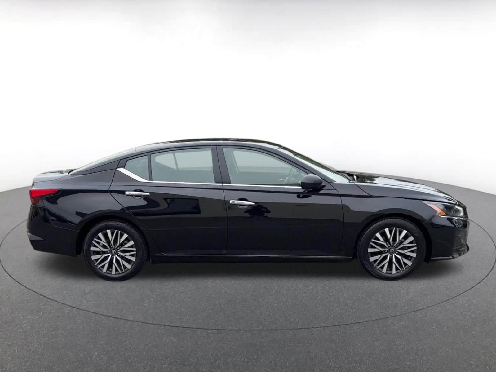 Thumbnail: 2025 Nissan Altima - 16