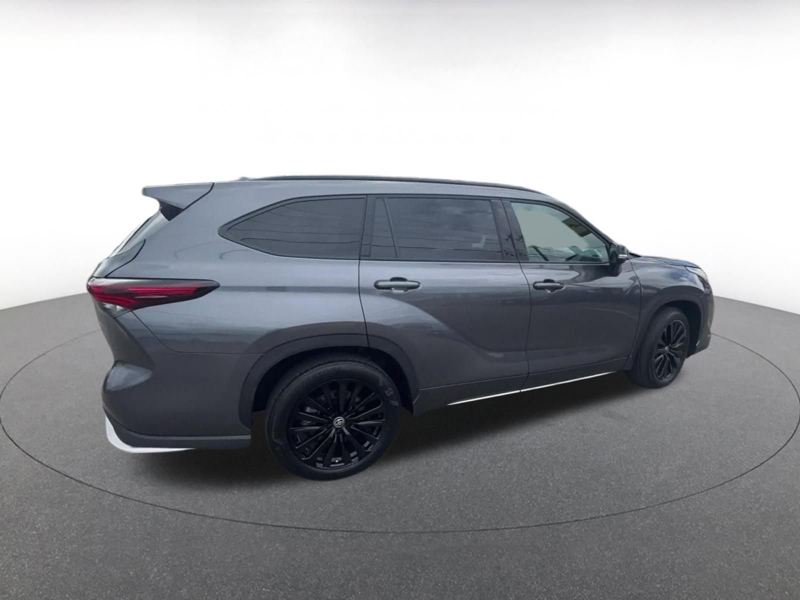 Thumbnail: 2025 Toyota Highlander - 14