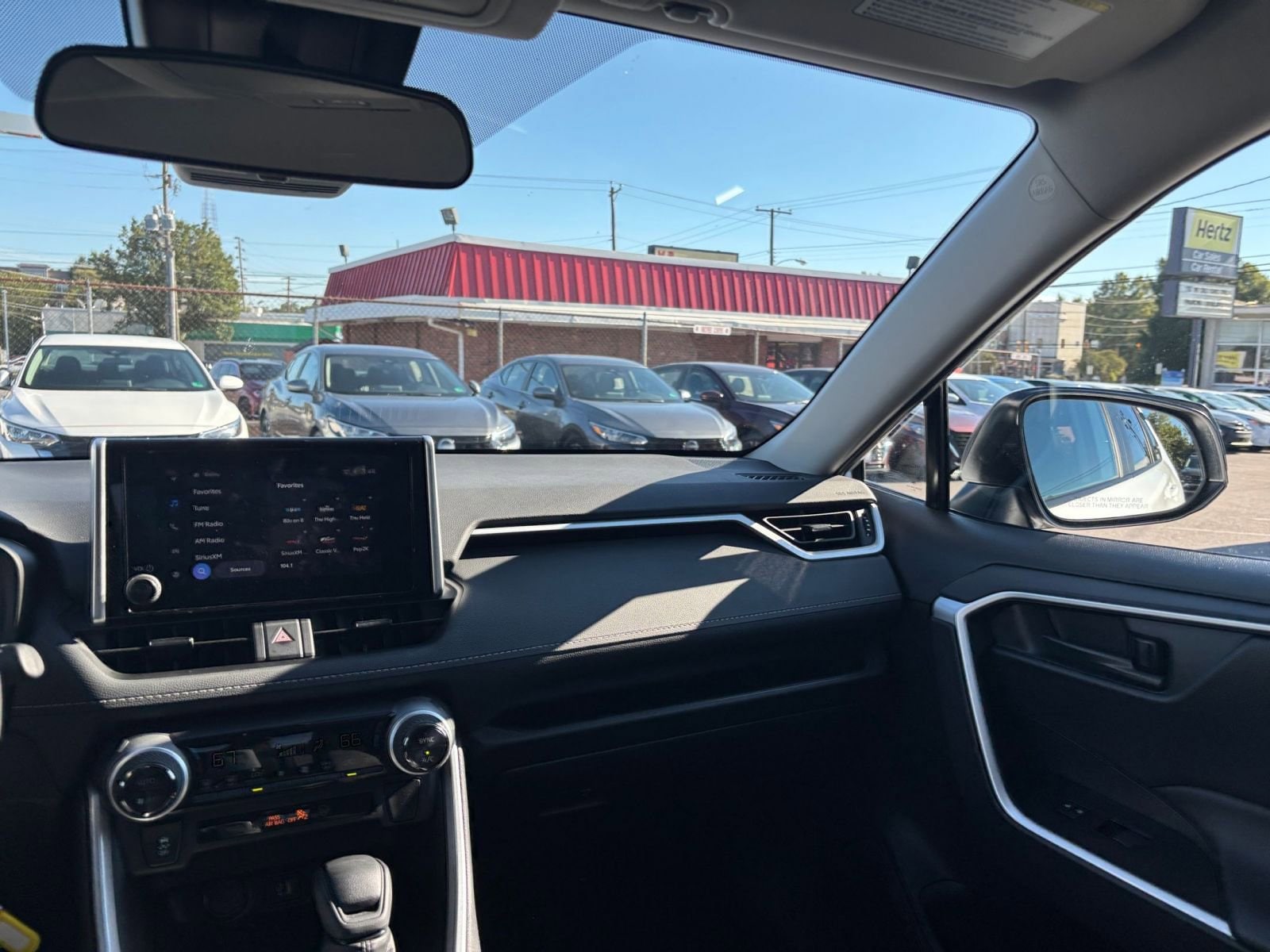 Thumbnail: 2025 Toyota RAV4 - 34