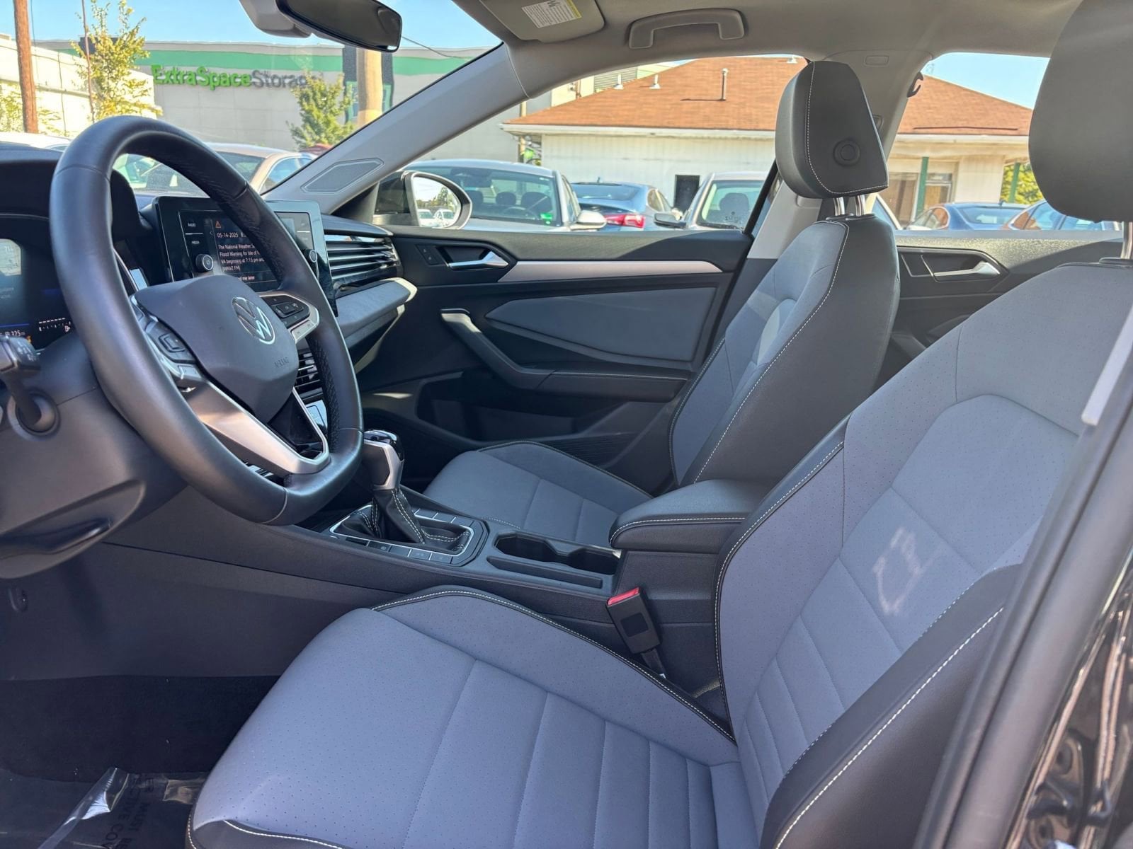 Thumbnail: 2025 Volkswagen Jetta - 25