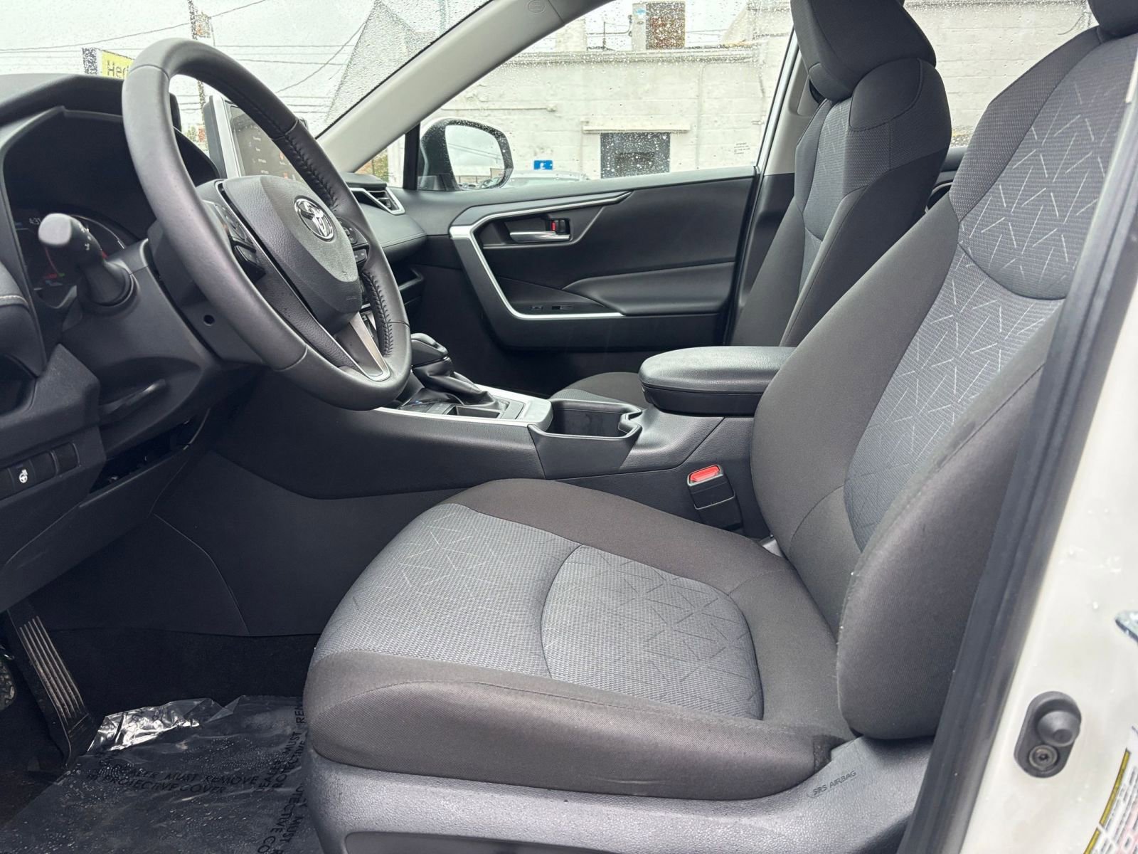 Thumbnail: 2025 Toyota RAV4 - 27