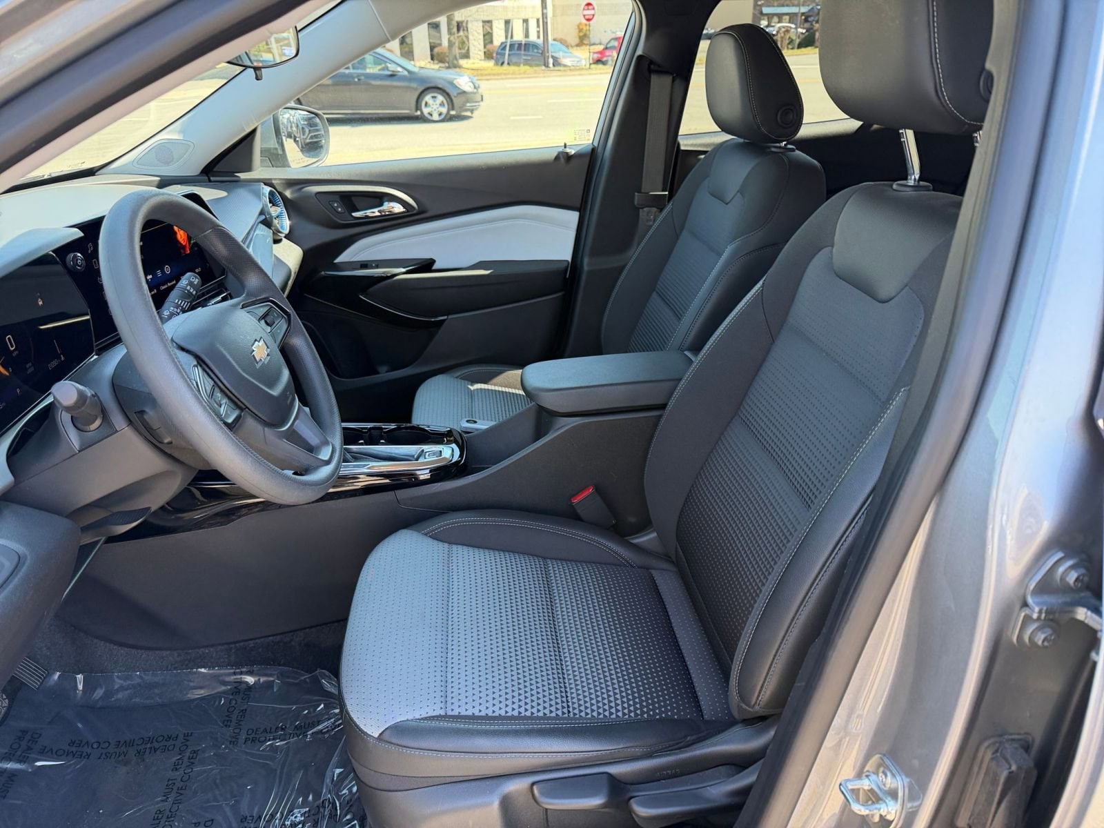 Thumbnail: 2025 Chevrolet Trax - 25