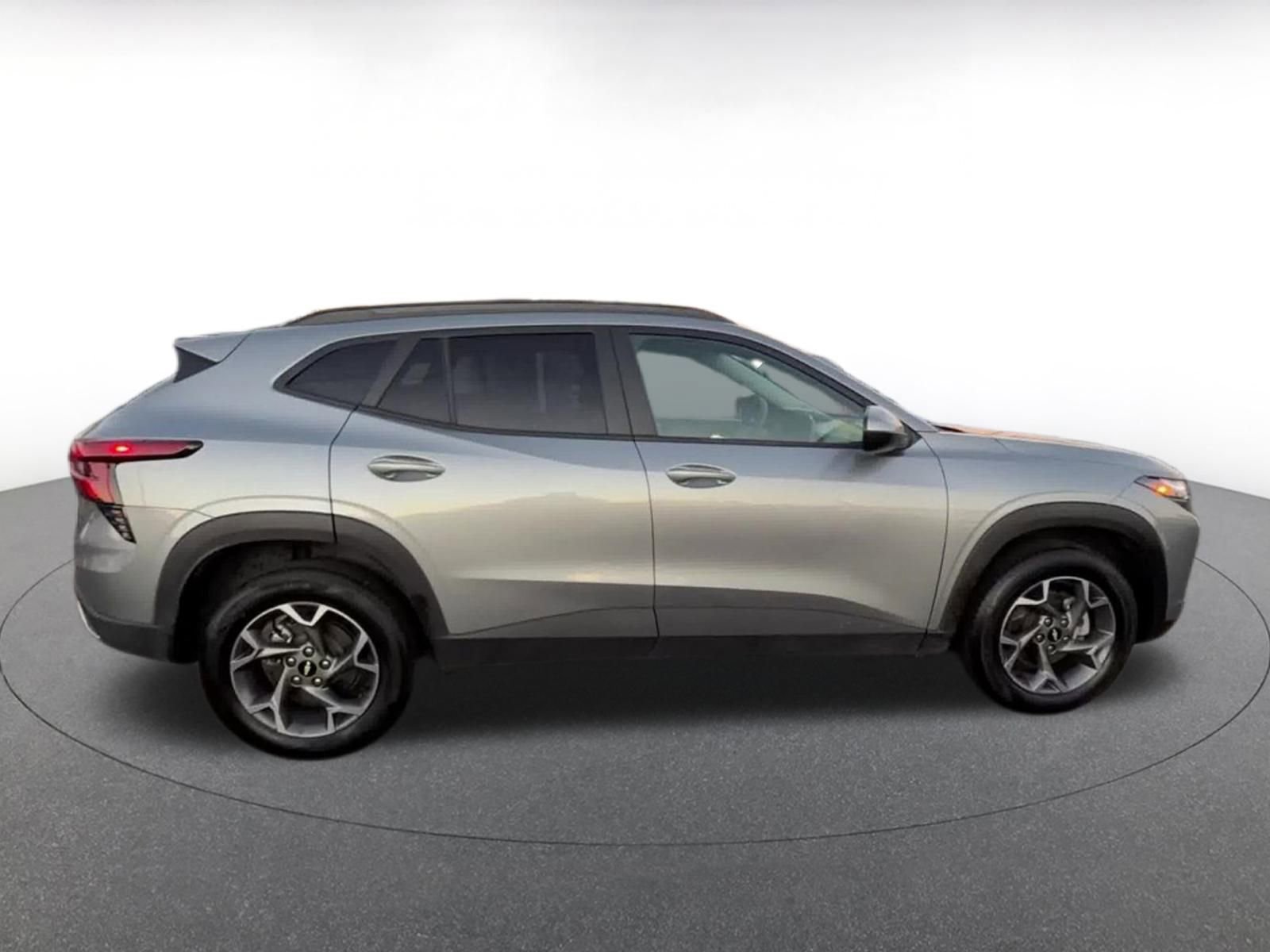 Thumbnail: 2025 Chevrolet Trax - 16