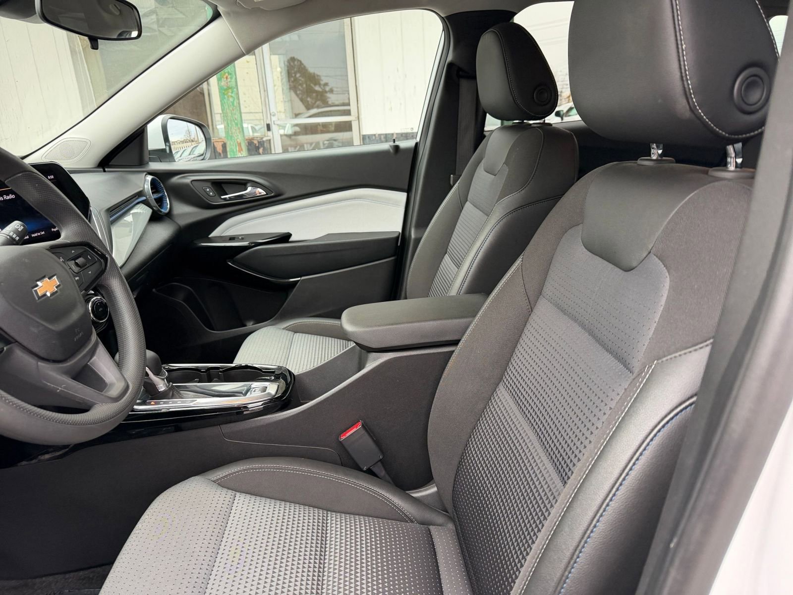 Thumbnail: 2025 Chevrolet Trax - 24