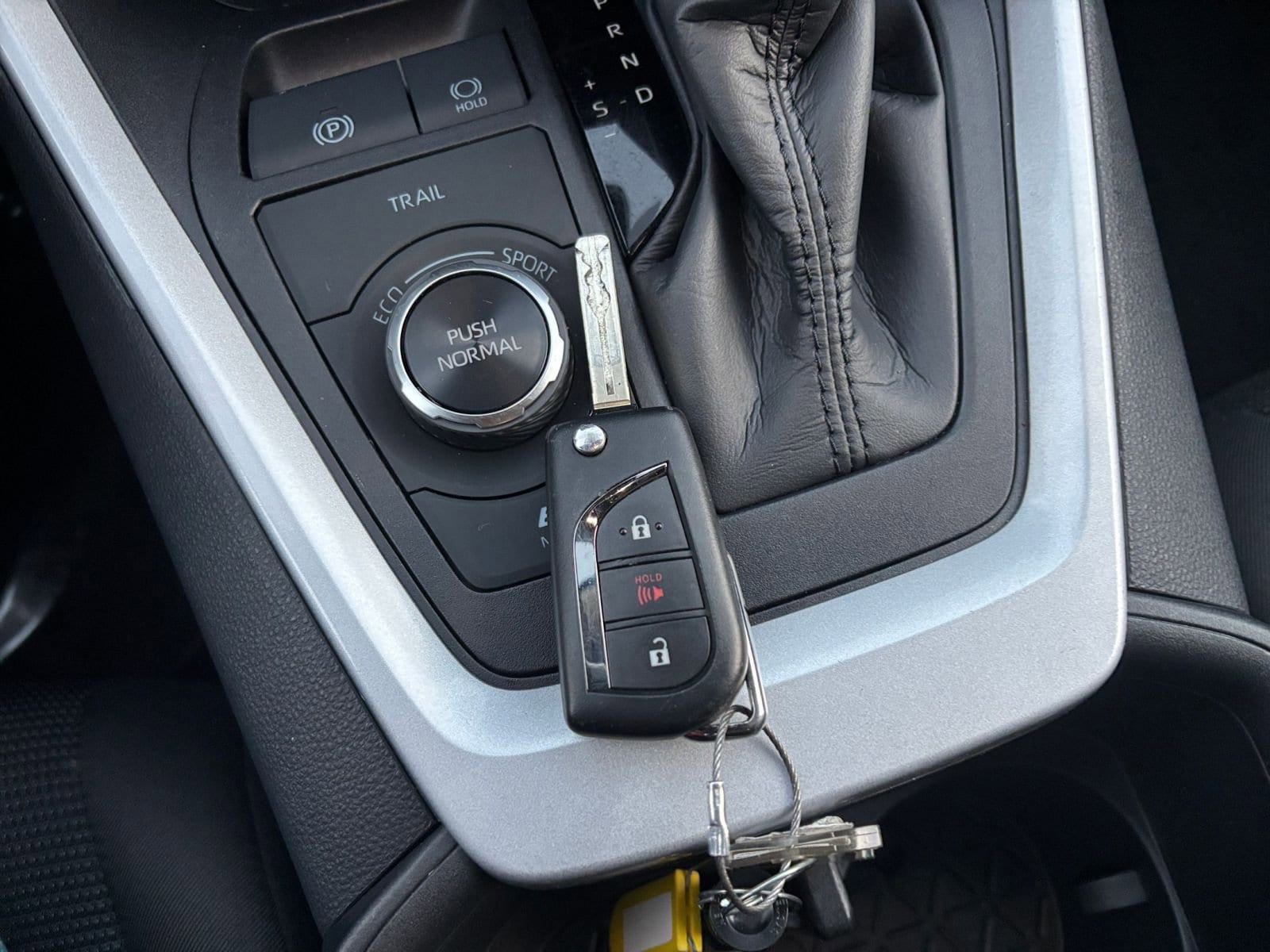 Thumbnail: 2025 Toyota RAV4 - 22