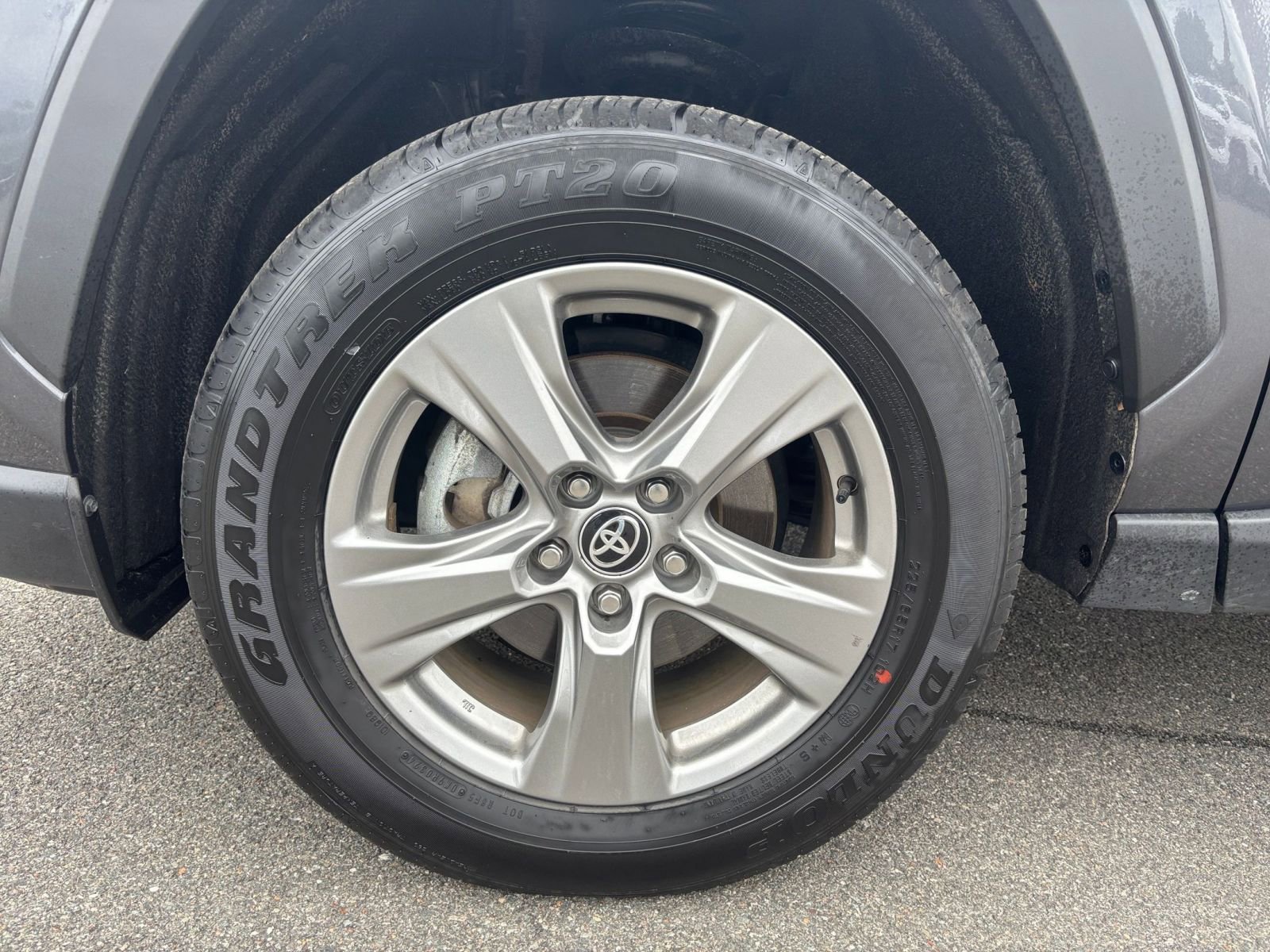 2024 Toyota RAV4 XLE 30