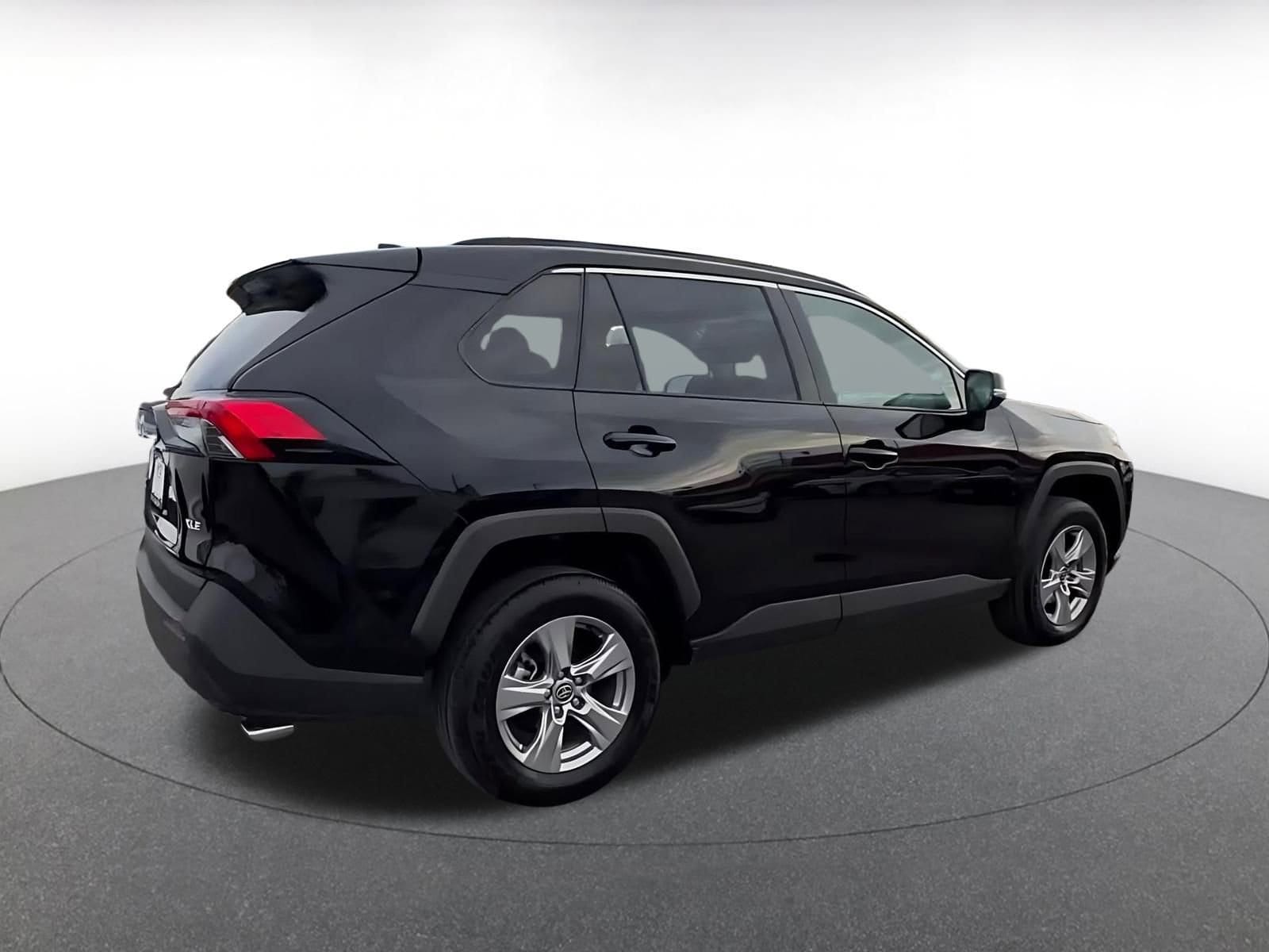 Thumbnail: 2025 Toyota RAV4 - 15