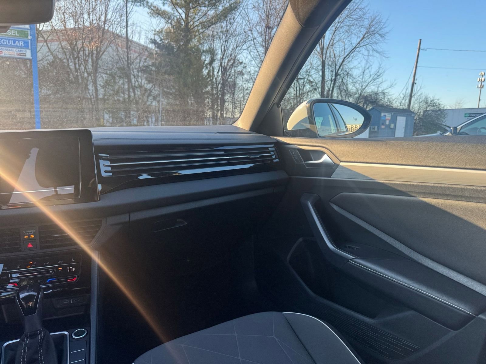 Thumbnail: 2025 Volkswagen Jetta - 33