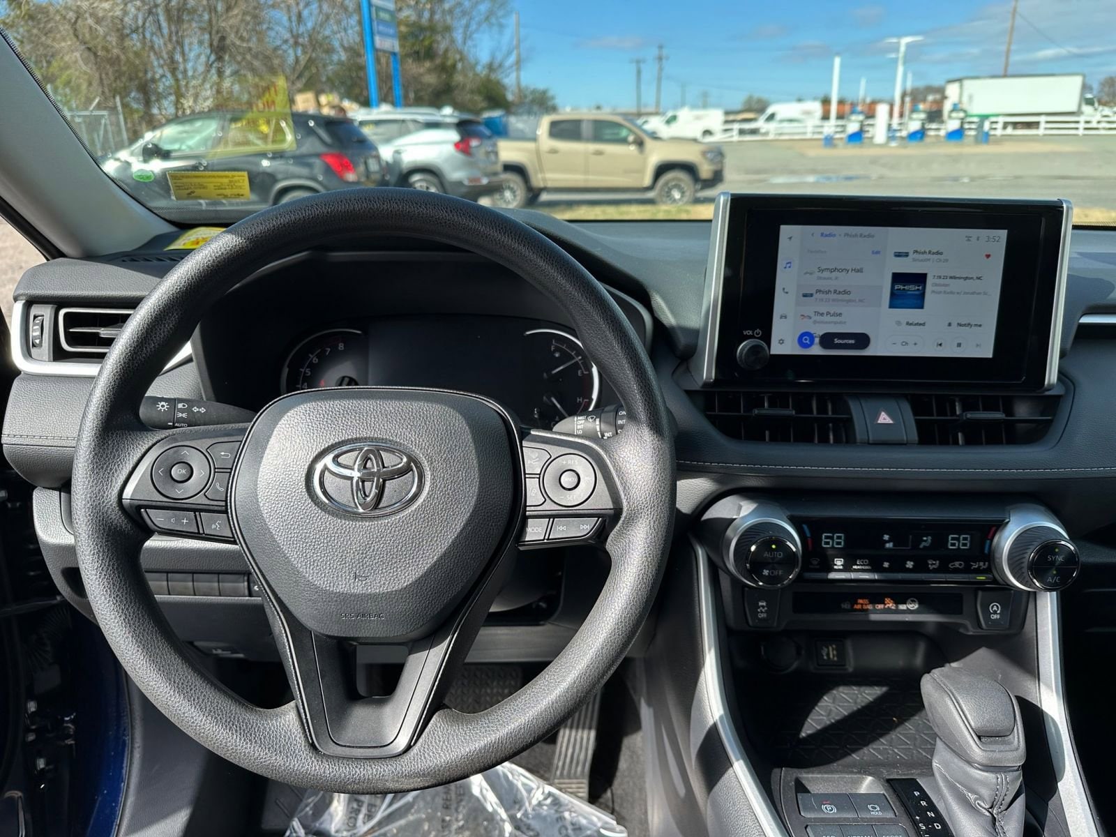 Thumbnail: 2024 Toyota RAV4 - 34