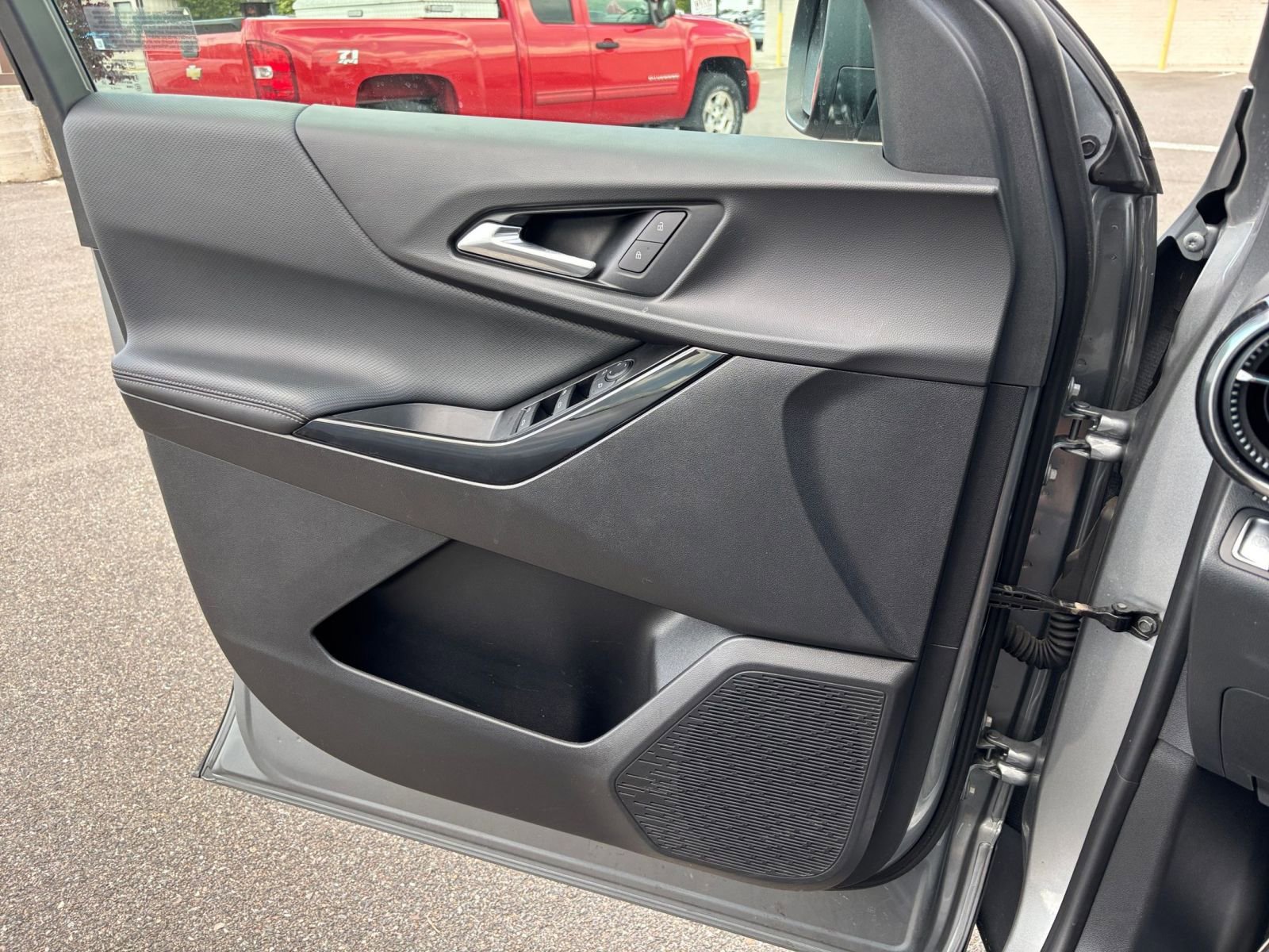 Thumbnail: 2025 Chevrolet Equinox - 18