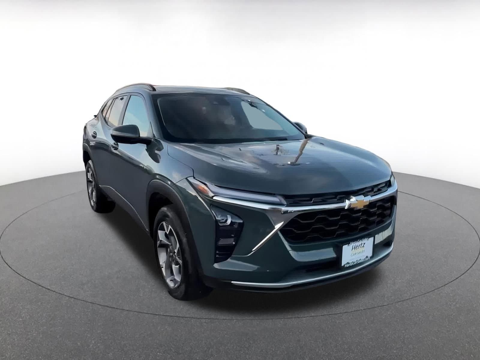 Thumbnail: 2025 Chevrolet Trax - 3