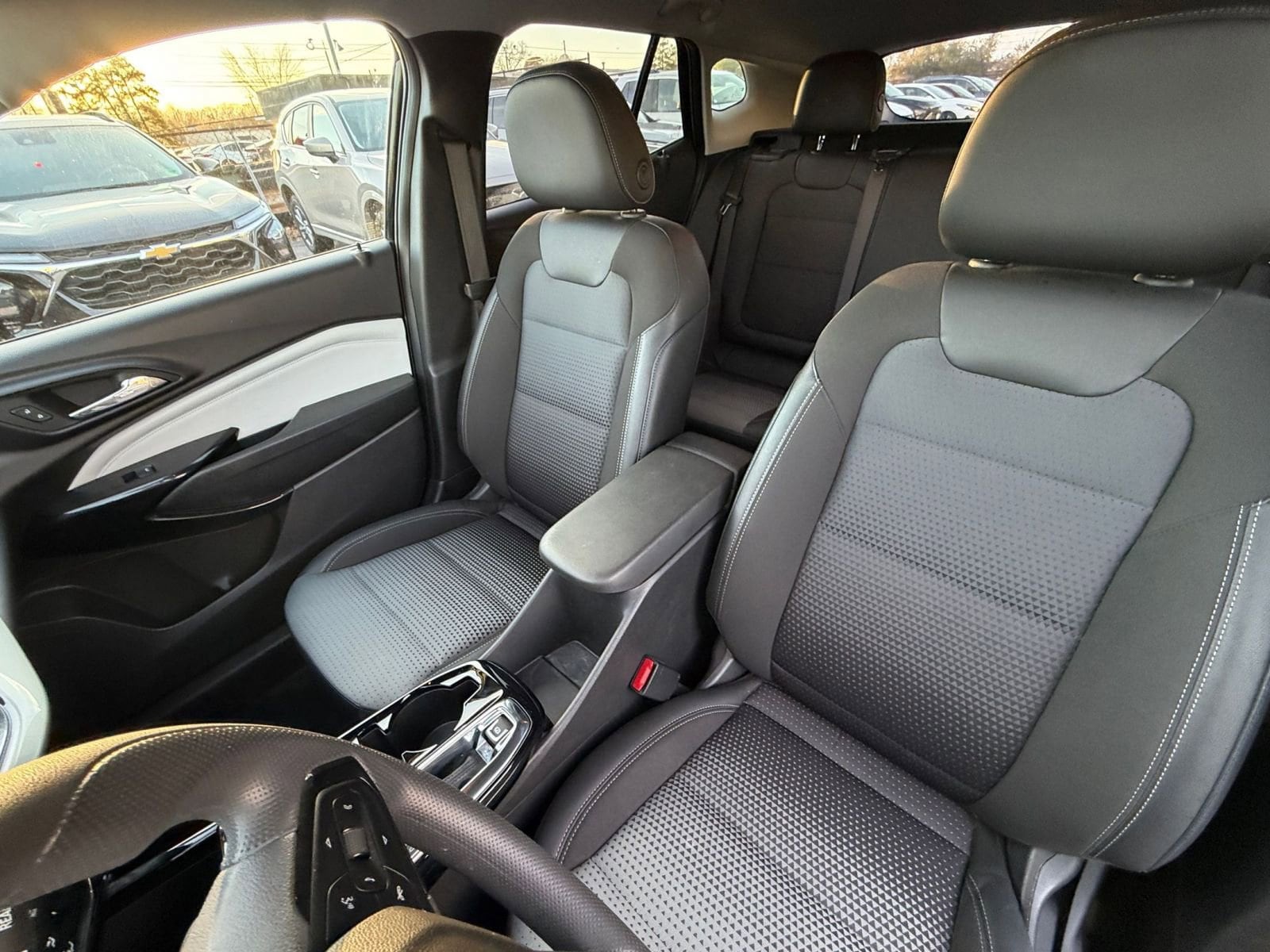 Thumbnail: 2025 Chevrolet Trax - 34