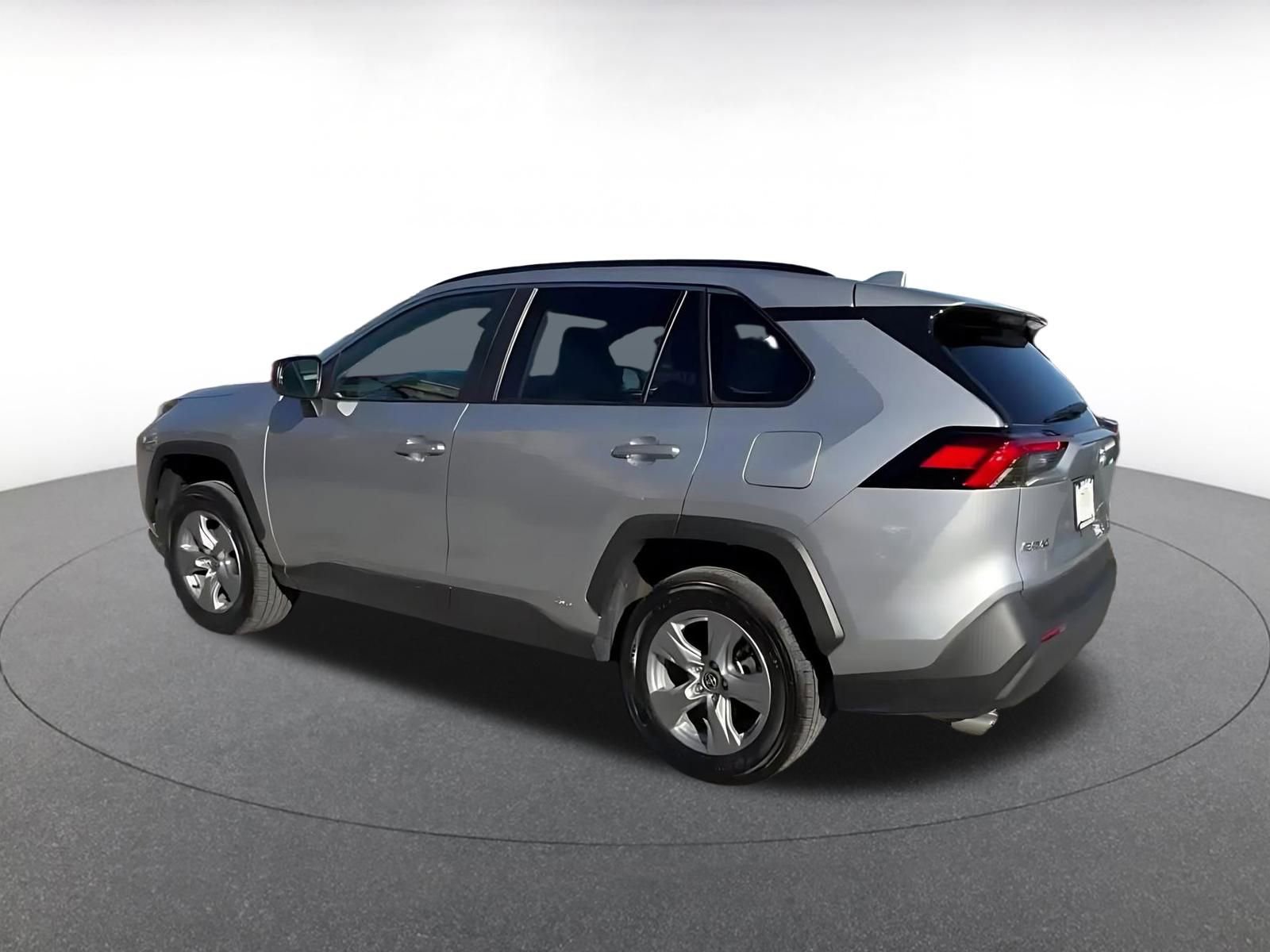 Thumbnail: 2025 Toyota RAV4 - 10