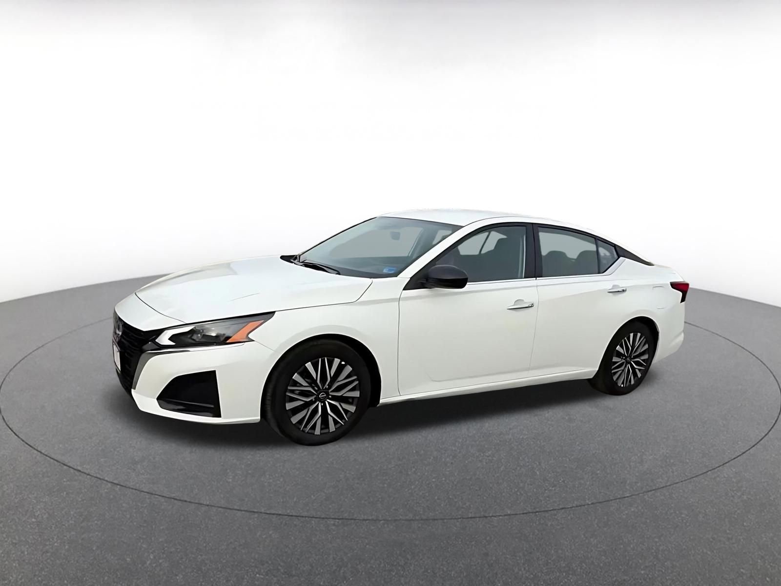 Thumbnail: 2025 Nissan Altima - 8