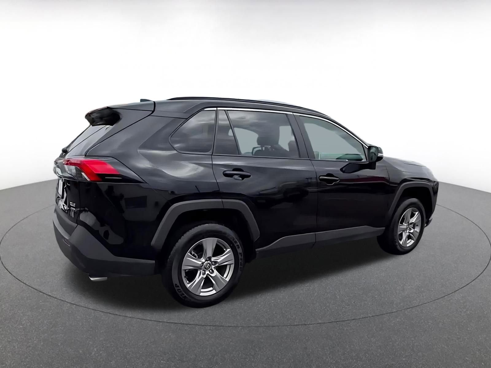 Thumbnail: 2025 Toyota RAV4 - 15