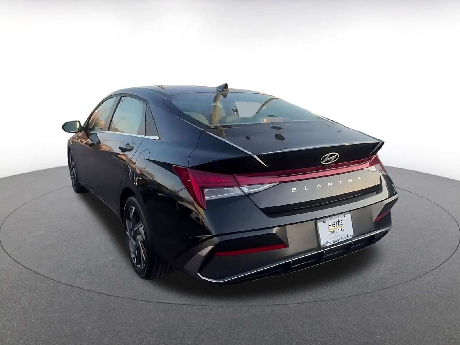 Thumbnail: 2025 Hyundai Elantra - 11