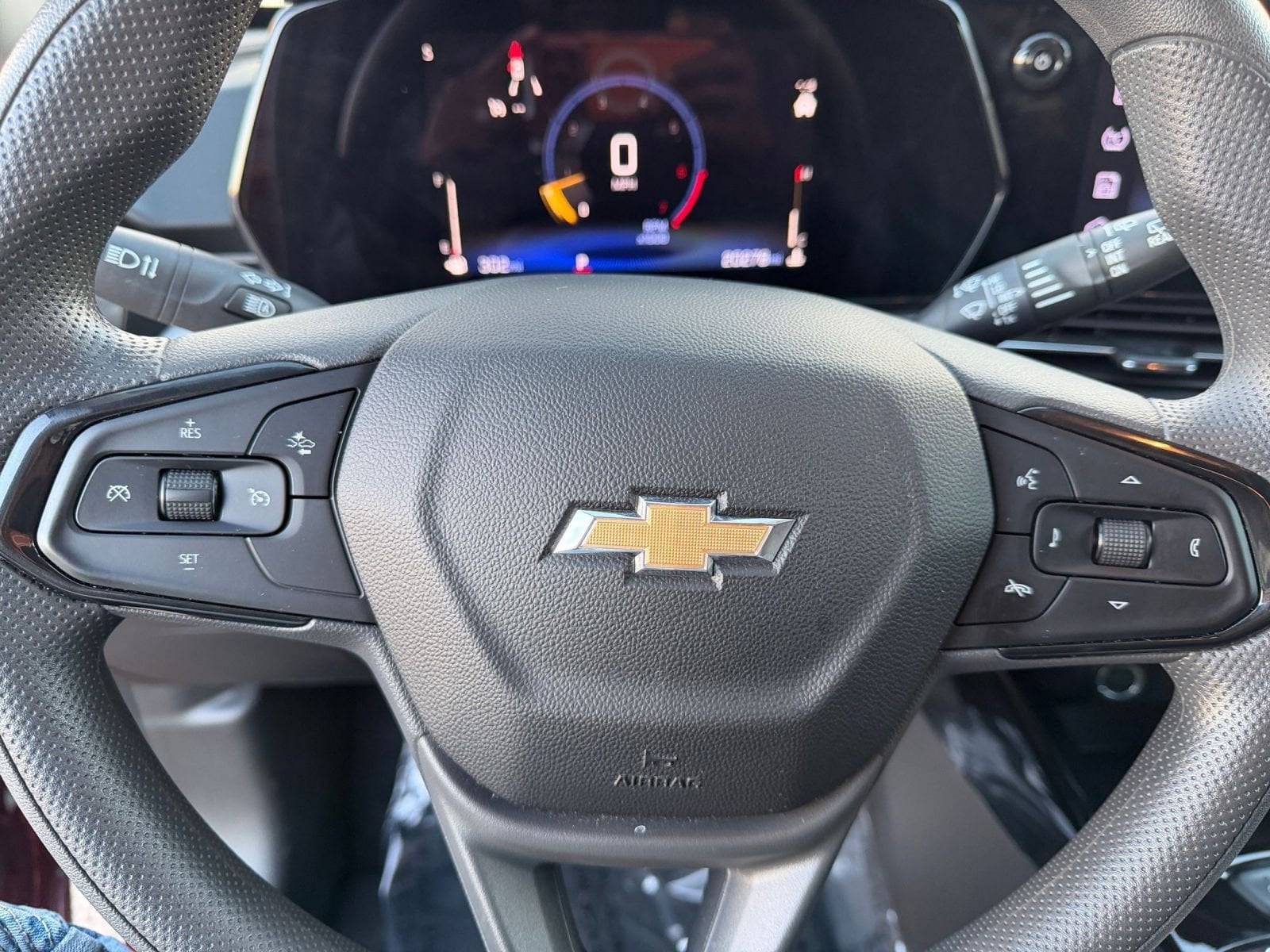 Thumbnail: 2025 Chevrolet Trax - 25