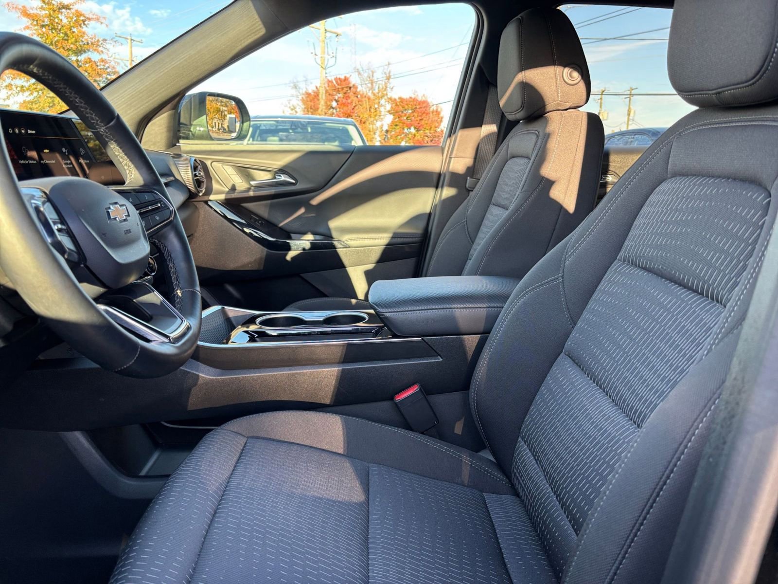 Thumbnail: 2025 Chevrolet Equinox - 25