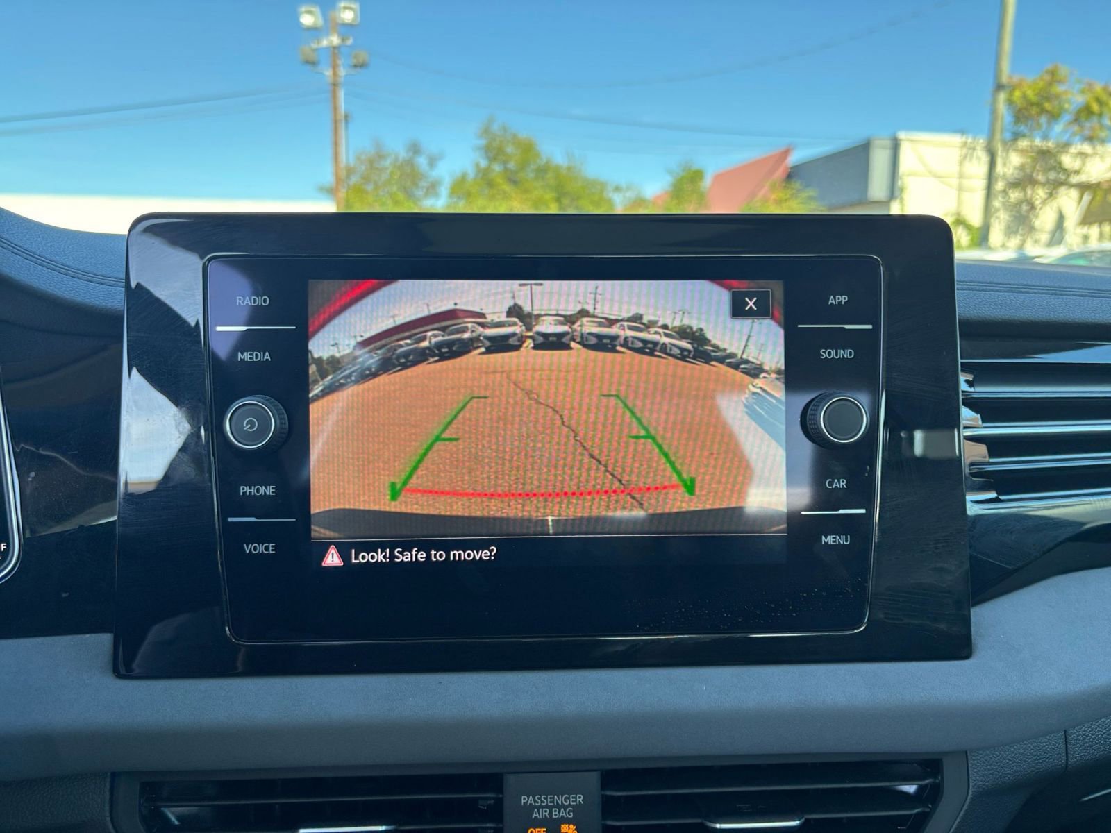 Thumbnail: 2025 Volkswagen Jetta - 17