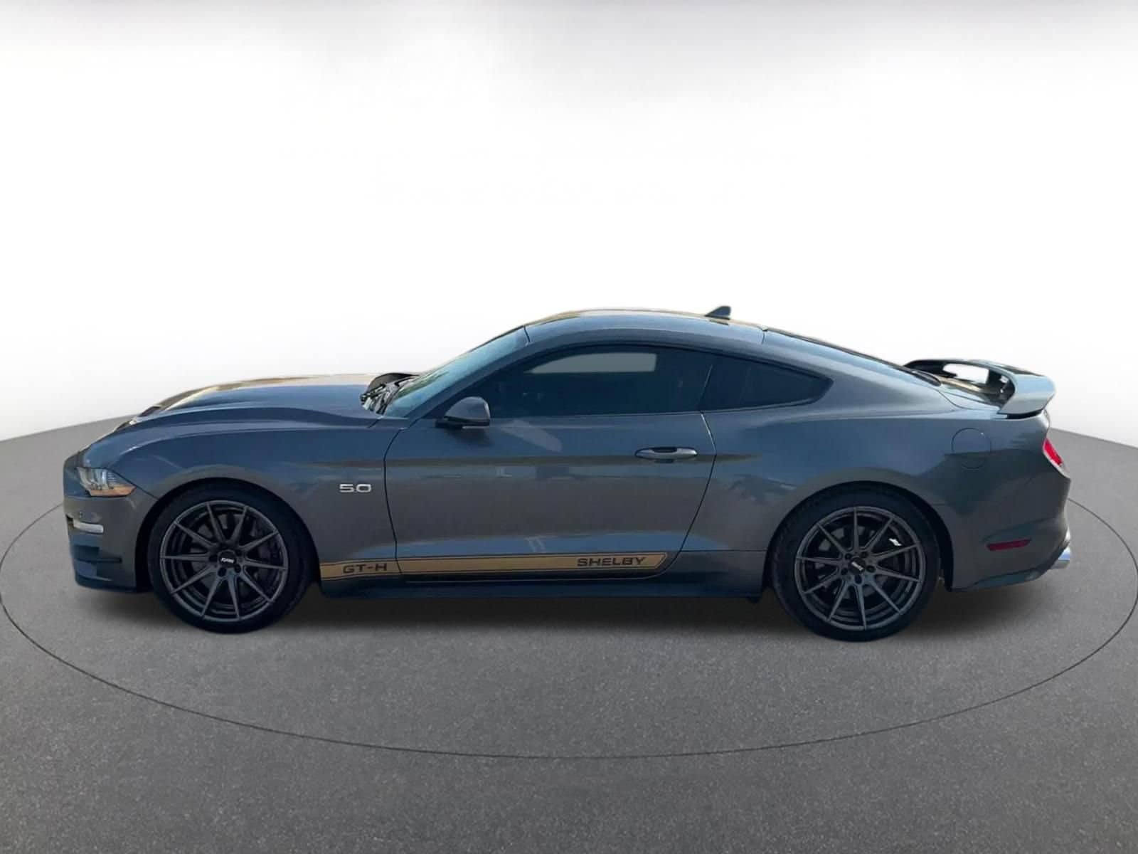 Thumbnail: 2022 Ford Mustang - 8