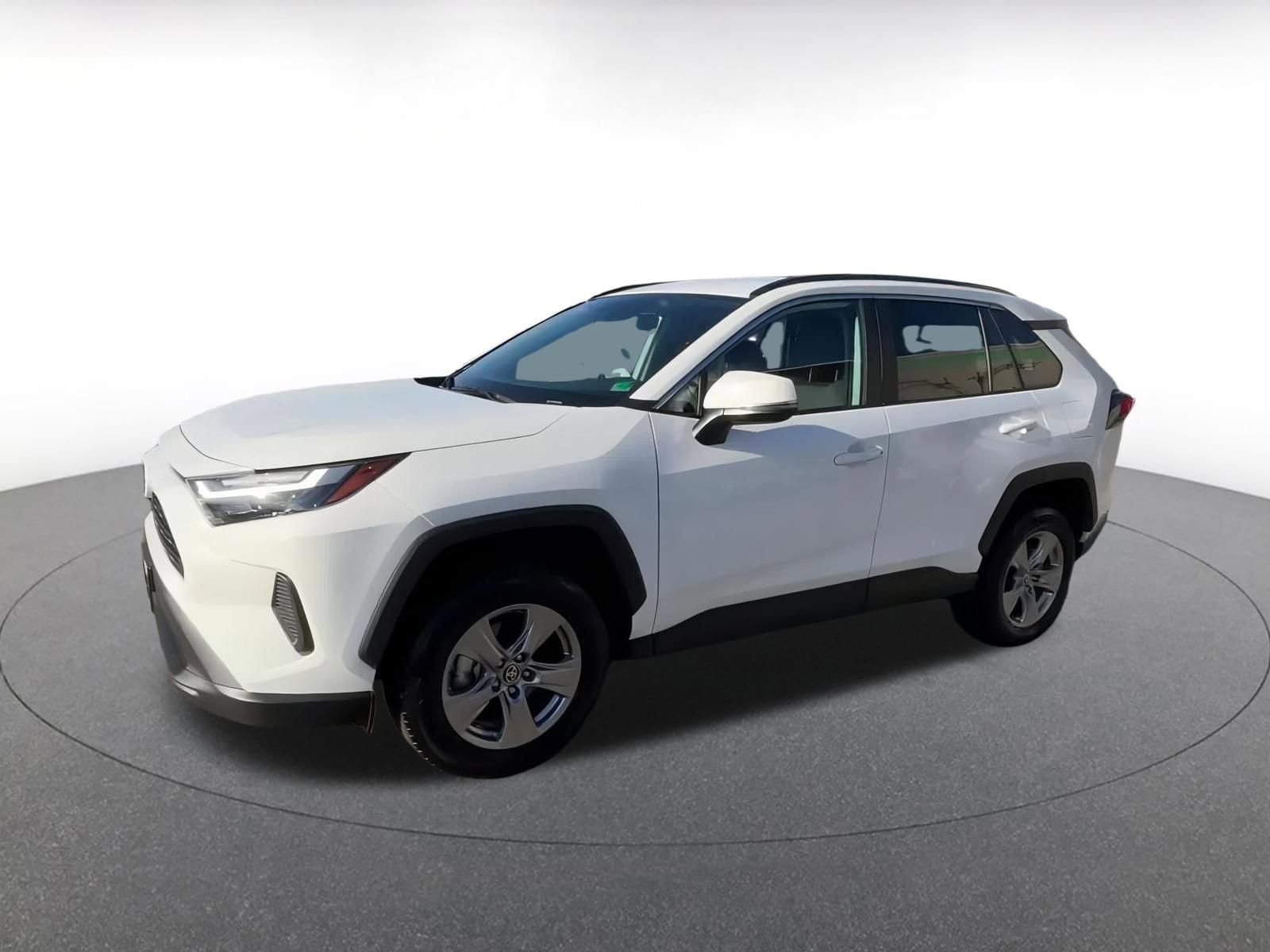 Thumbnail: 2025 Toyota RAV4 - 8