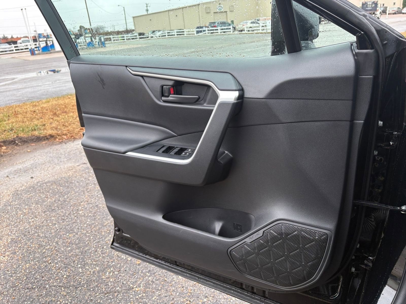 Thumbnail: 2025 Toyota RAV4 - 20