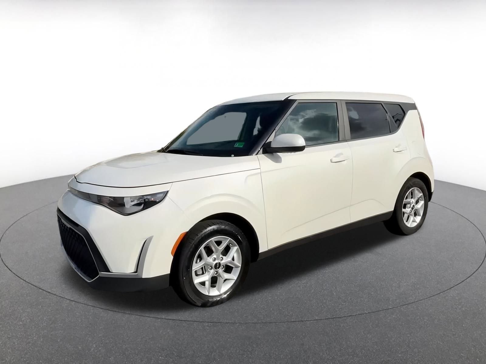 Thumbnail: 2023 Kia Soul - 8