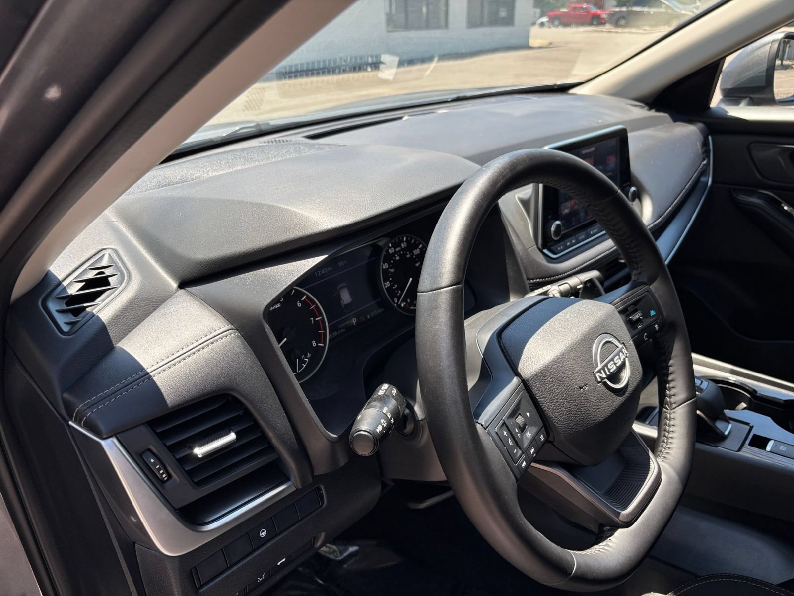 Thumbnail: 2025 Nissan Rogue - 32