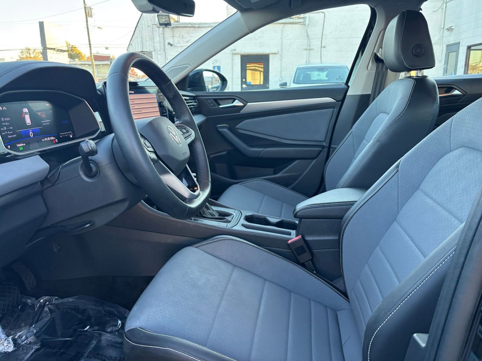 Thumbnail: 2025 Volkswagen Jetta - 25