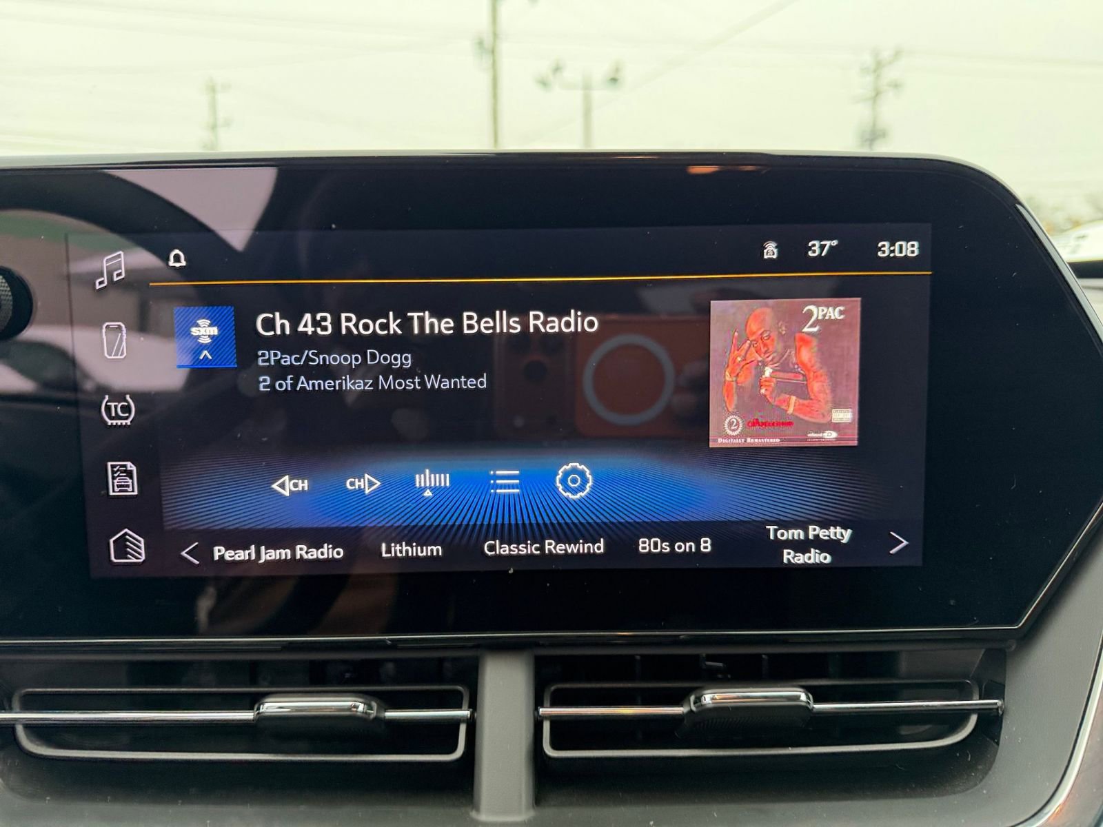 Thumbnail: 2025 Chevrolet Trax - 21