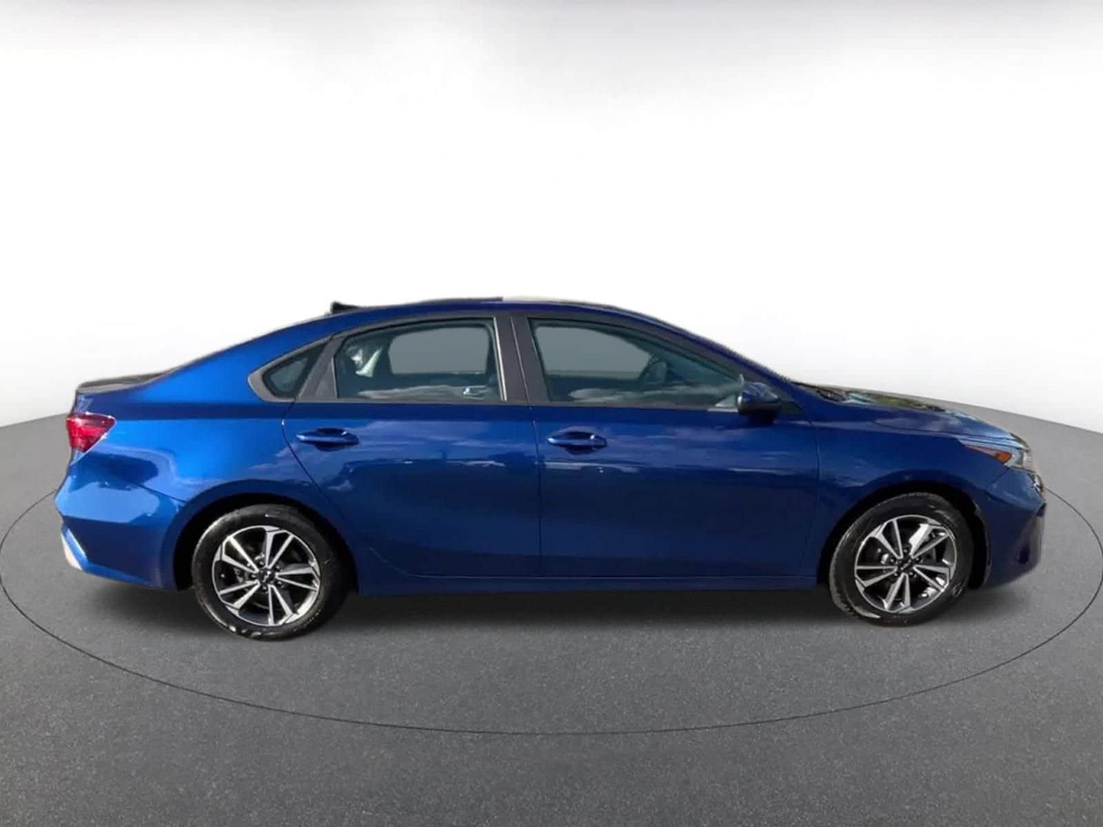 Thumbnail: 2023 Kia Forte - 16