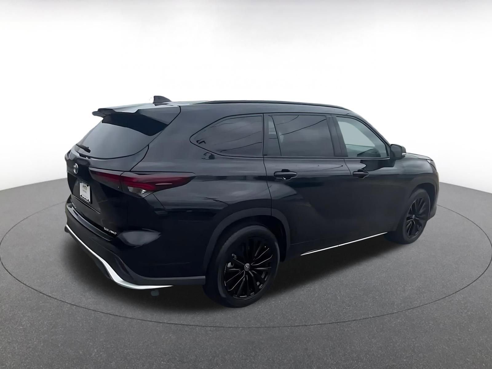 Thumbnail: 2025 Toyota Highlander - 14