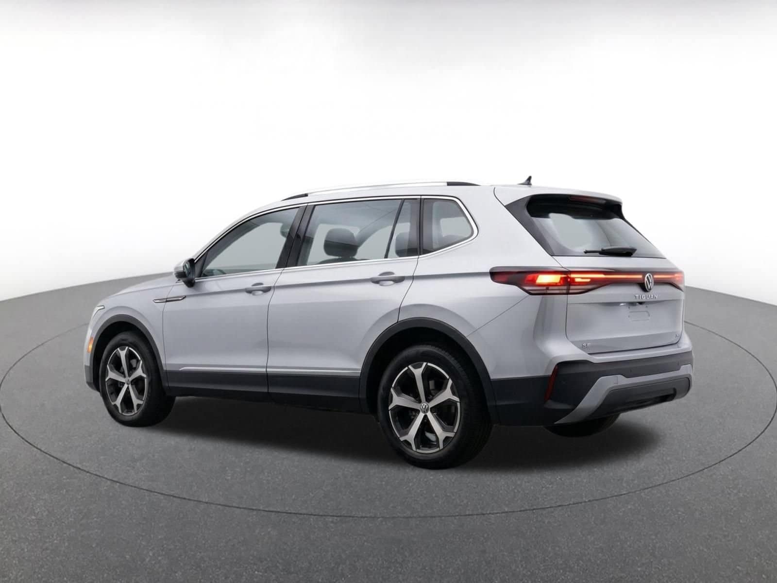 Thumbnail: 2026 Volkswagen Tiguan - 6