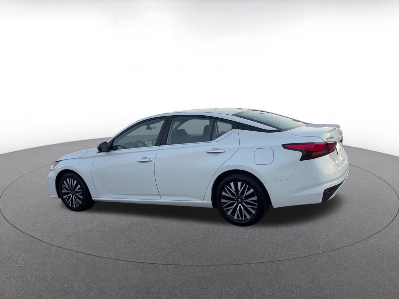 Thumbnail: 2024 Nissan Altima - 10