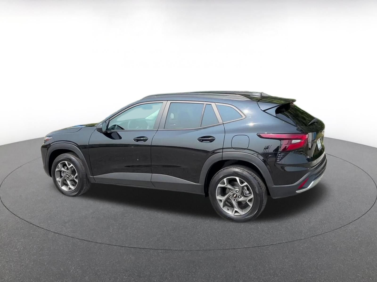 Thumbnail: 2025 Chevrolet Trax - 10