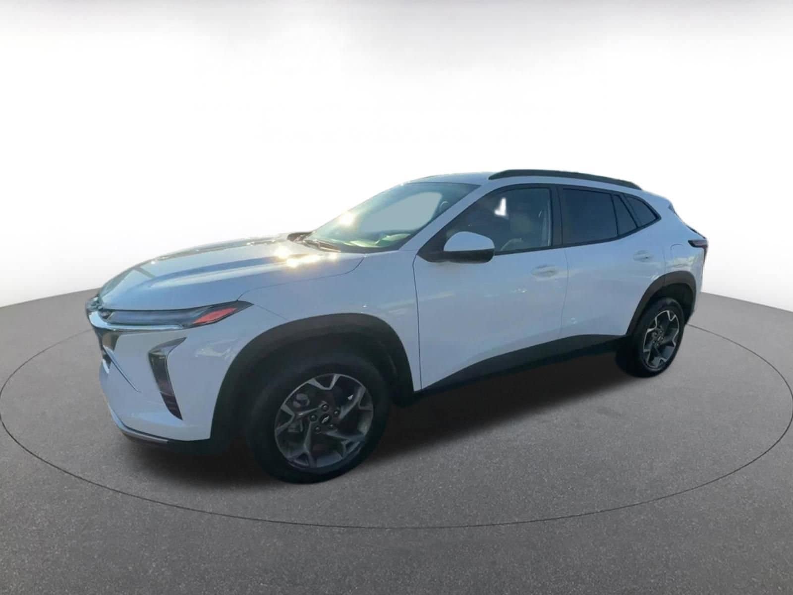 Thumbnail: 2025 Chevrolet Trax - 8