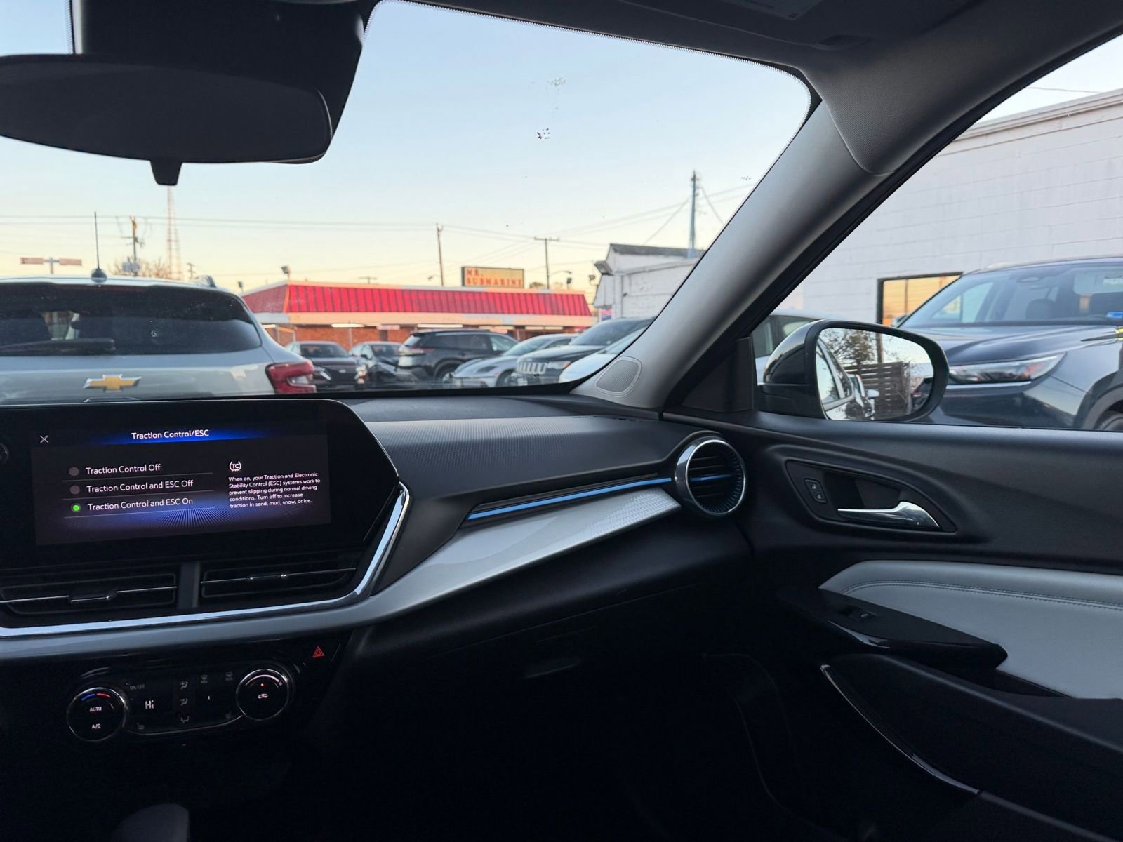 Thumbnail: 2025 Chevrolet Trax - 33