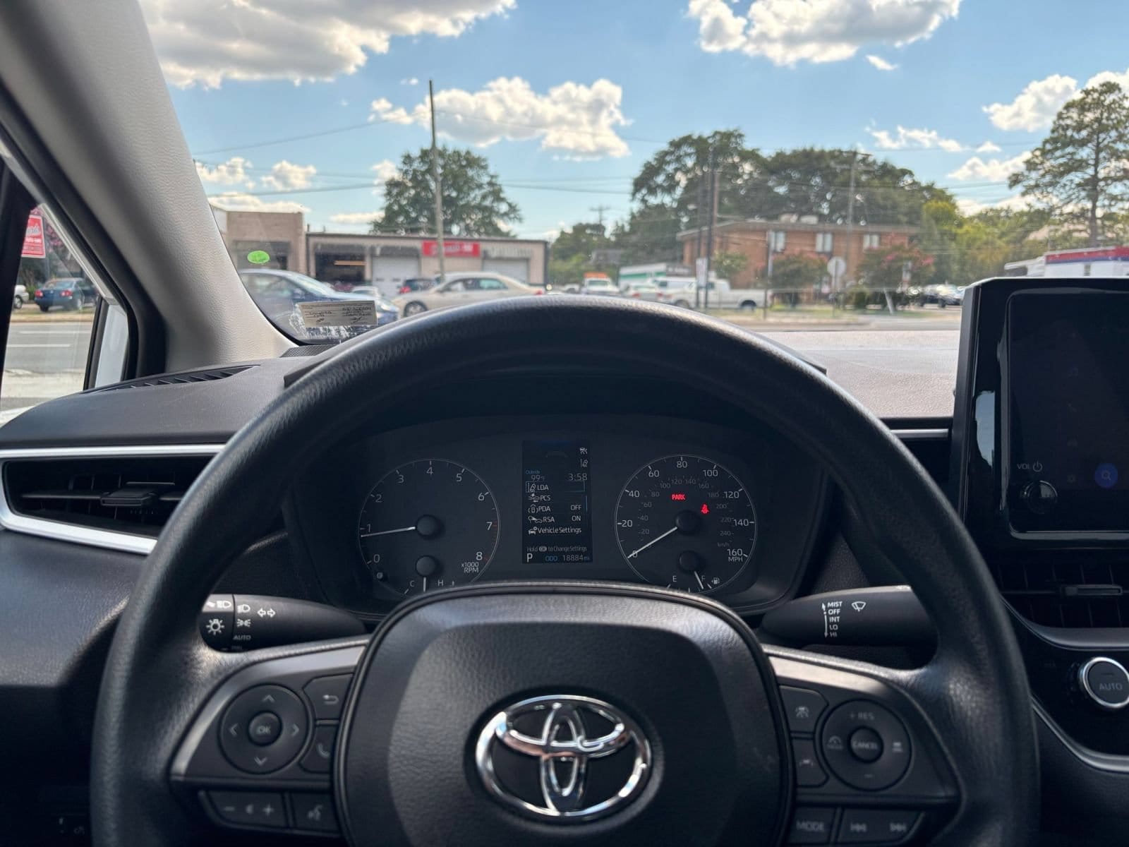 Thumbnail: 2025 Toyota Corolla - 32