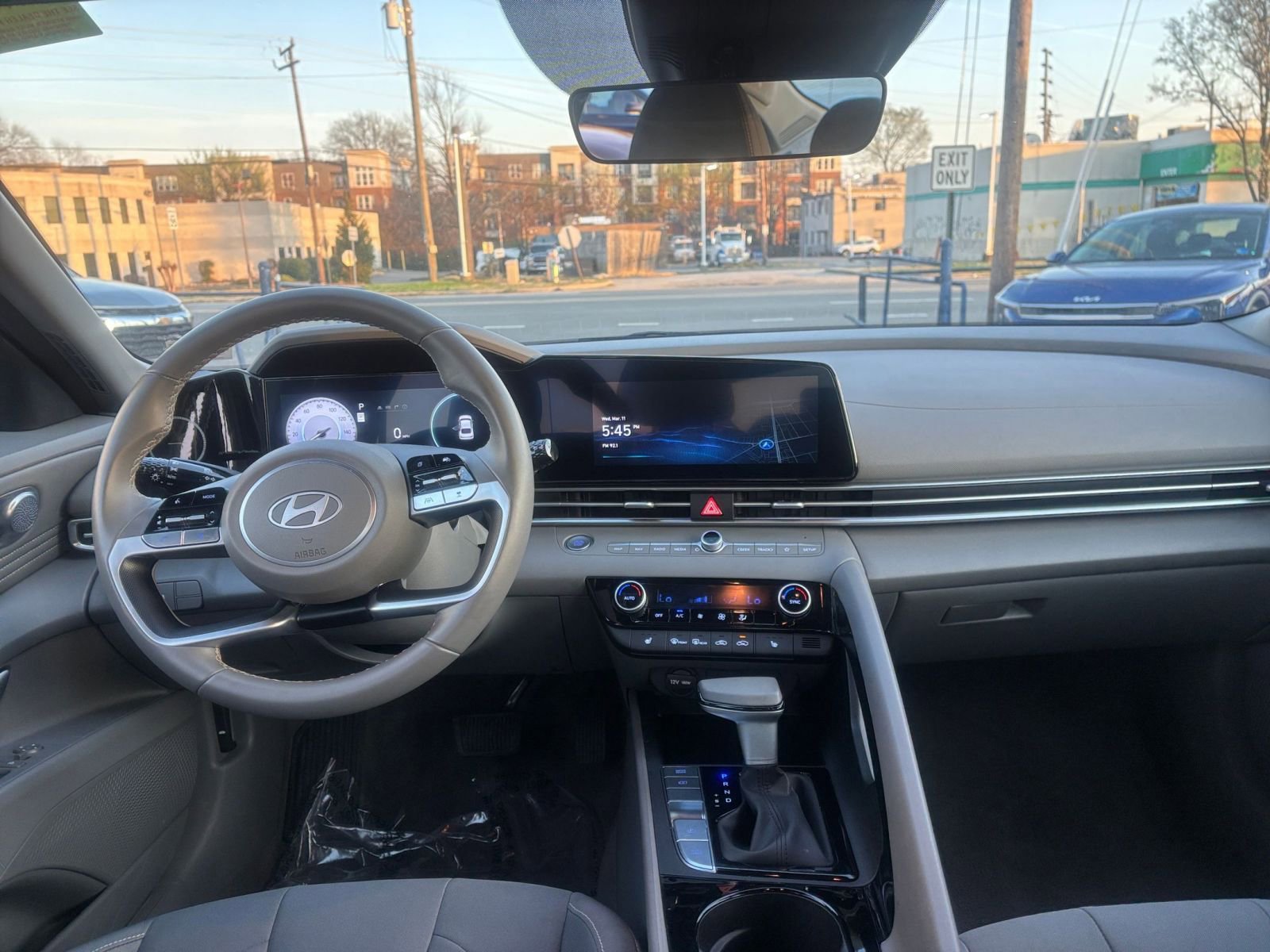 Thumbnail: 2025 Hyundai Elantra - 17