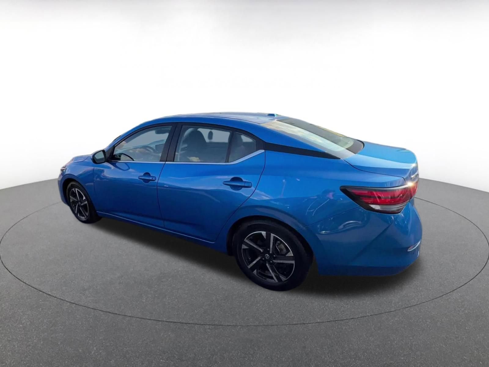 Thumbnail: 2025 Nissan Sentra - 10