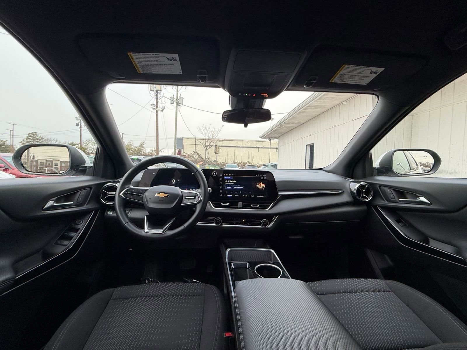 Thumbnail: 2025 Chevrolet Equinox - 32