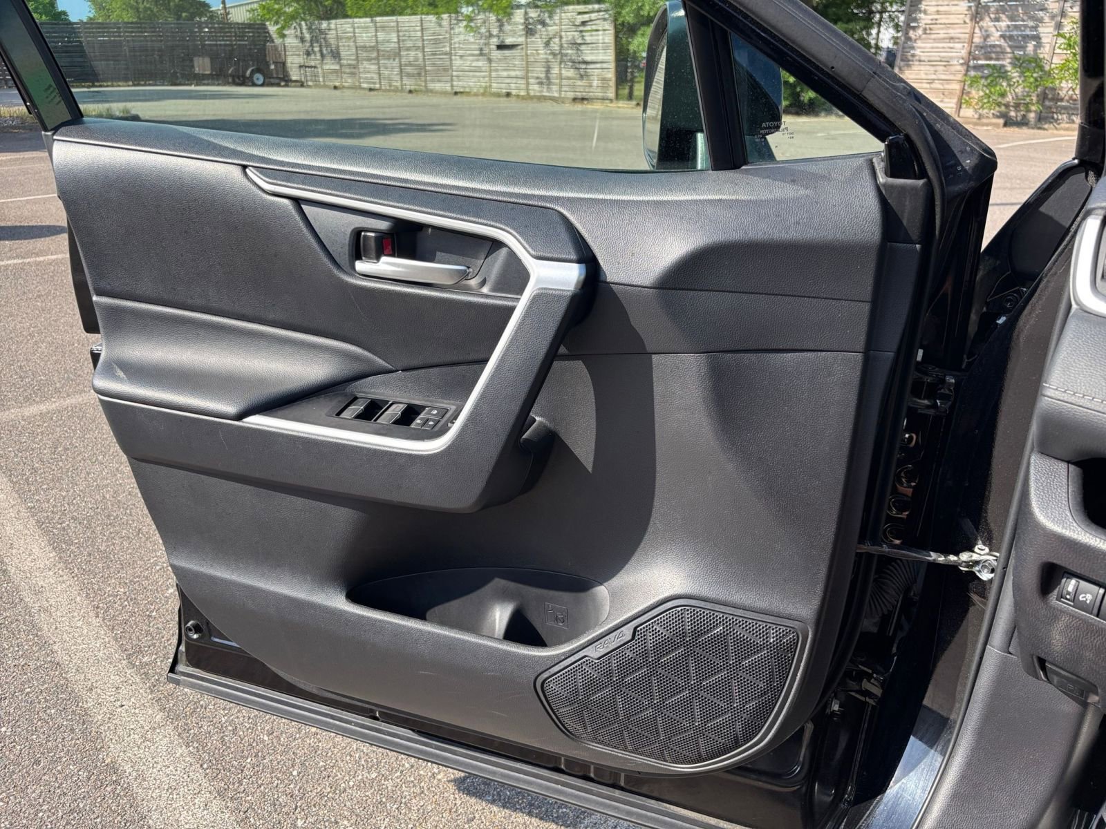 Thumbnail: 2025 Toyota RAV4 - 18