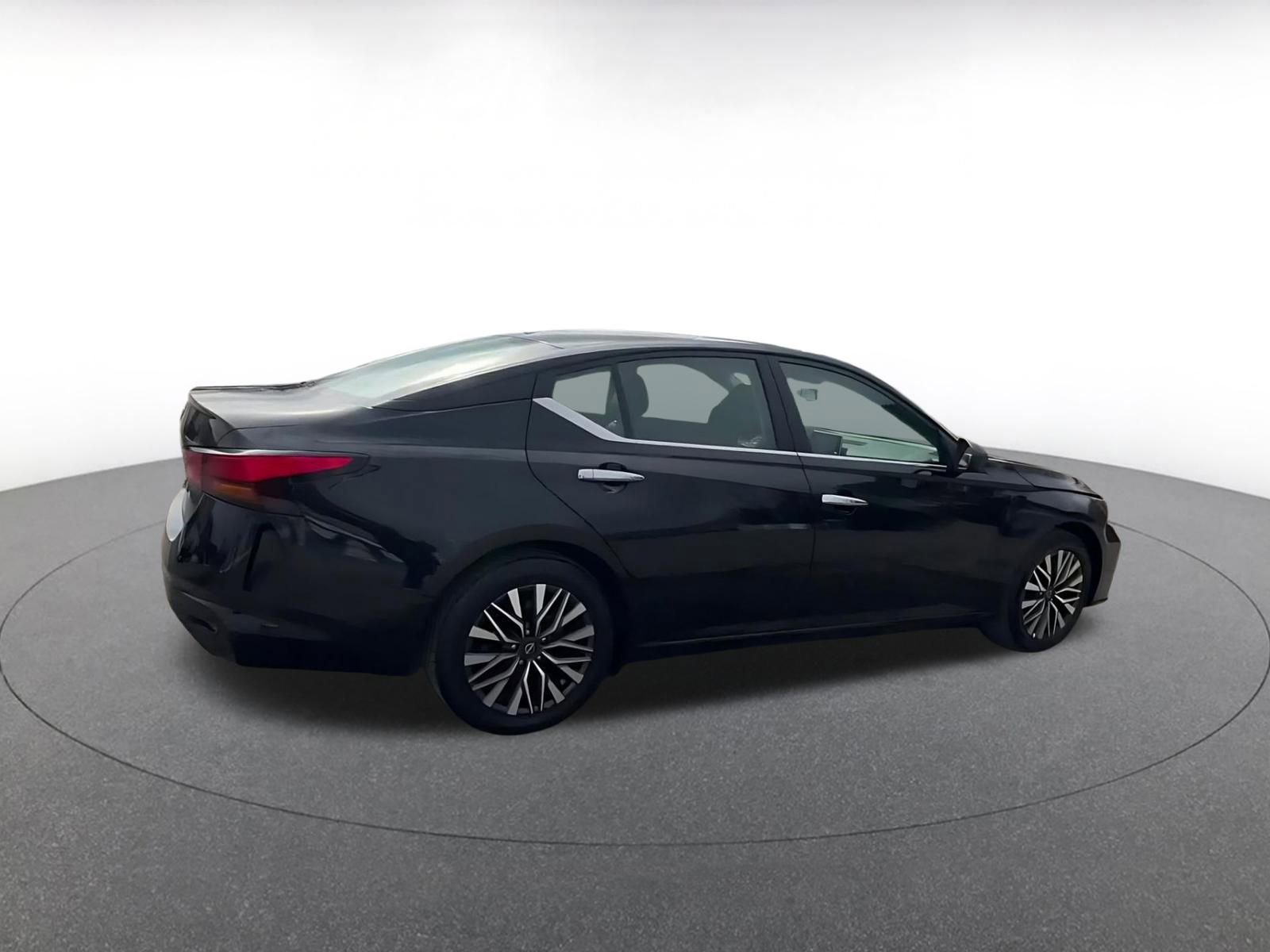 Thumbnail: 2025 Nissan Altima - 14