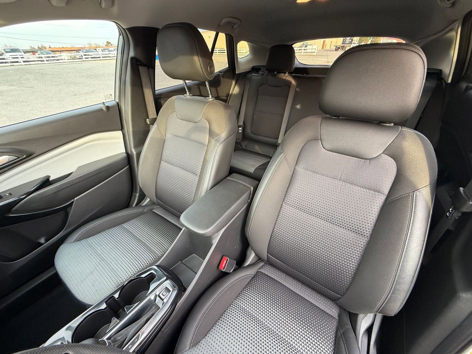 Thumbnail: 2025 Chevrolet Trax - 34