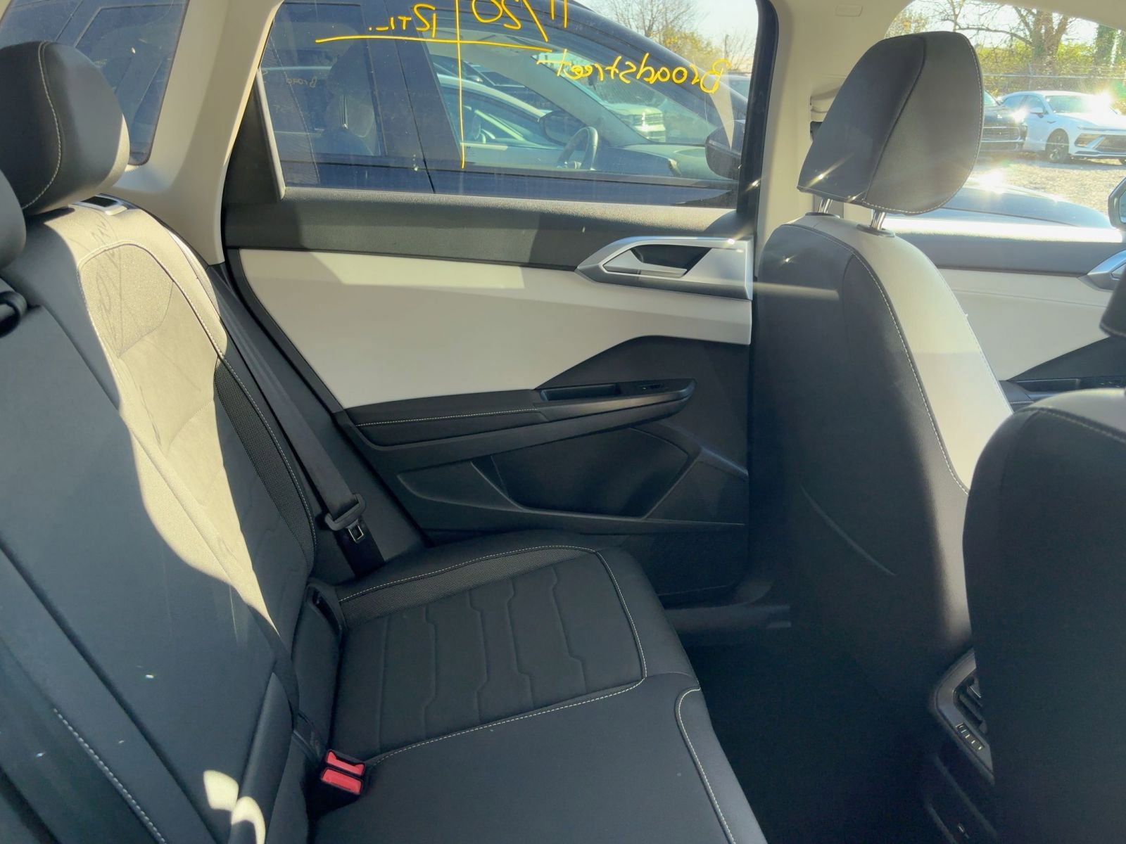 Thumbnail: 2025 Volkswagen Taos - 9