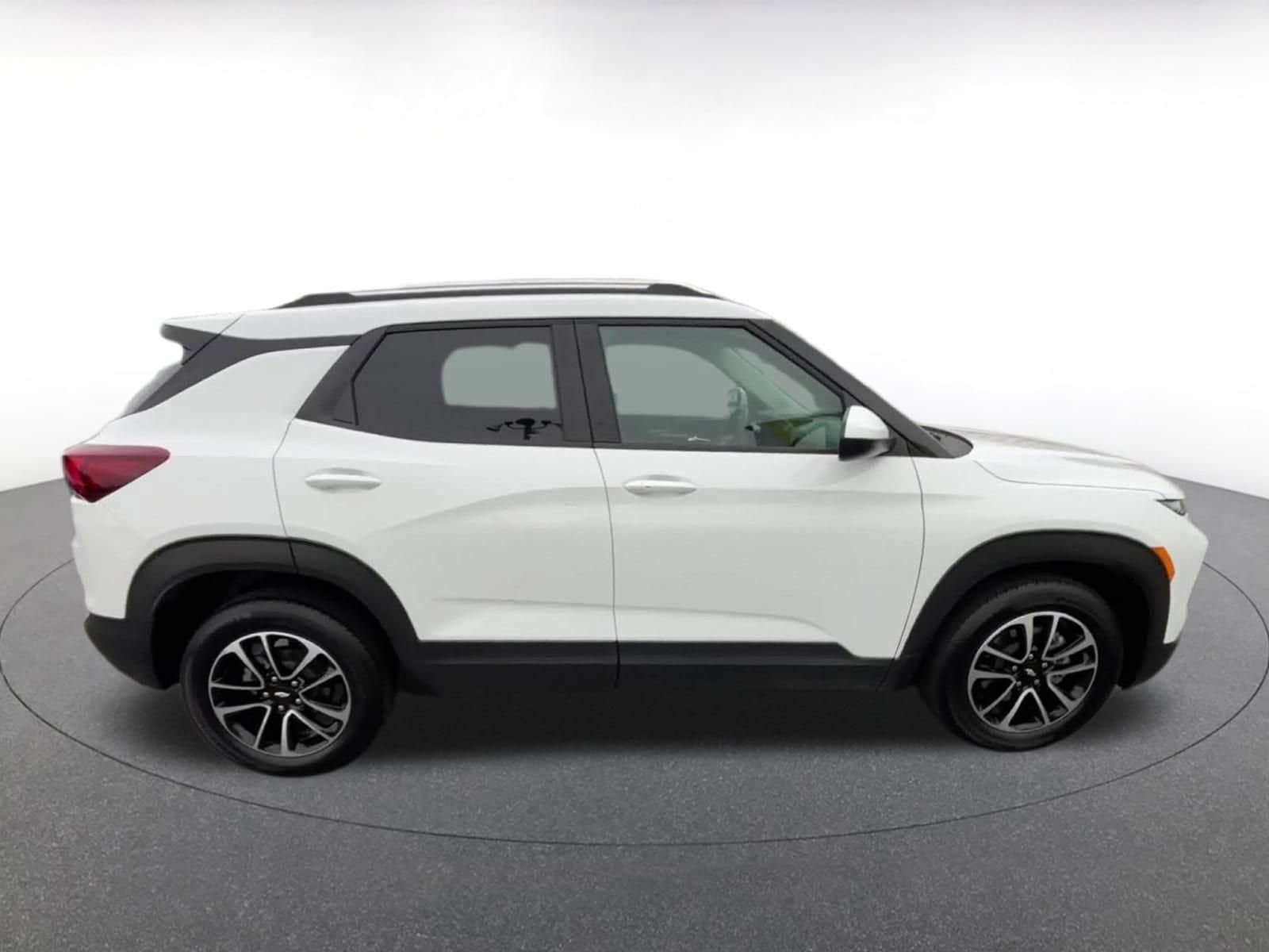 Thumbnail: 2025 Chevrolet TrailBlazer - 16